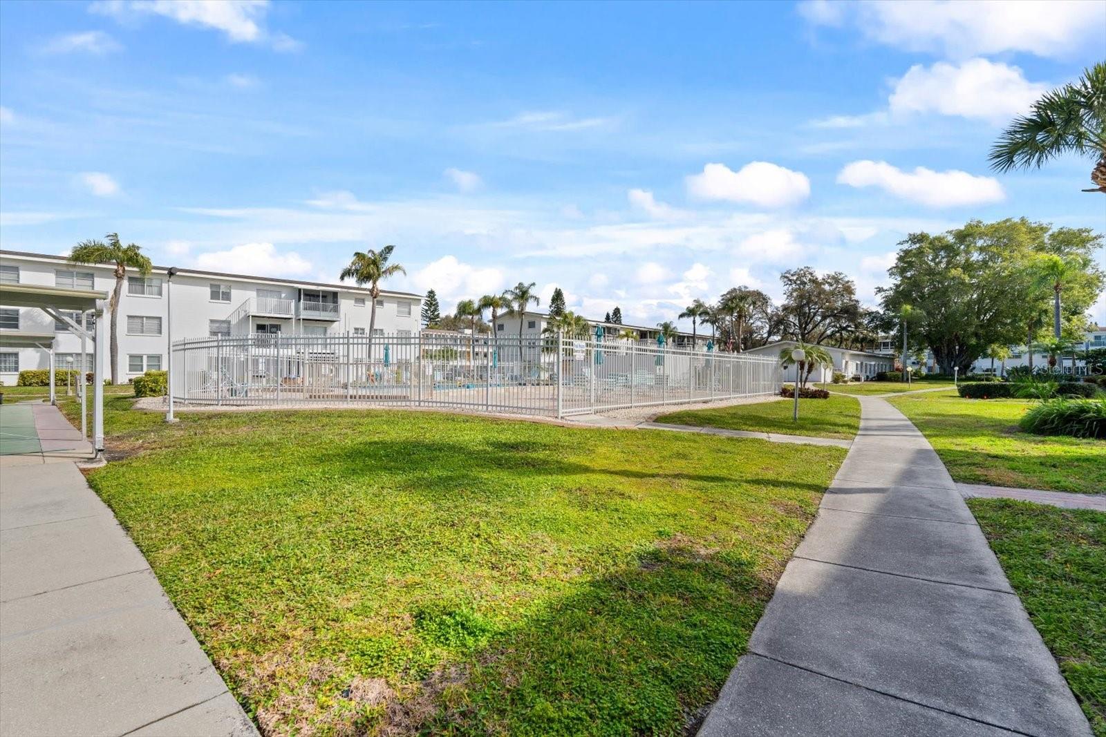2326 CANAL DR #G25
