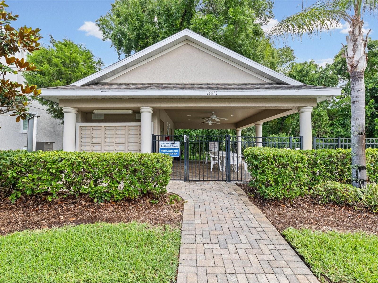 7105 PARK TREE DR