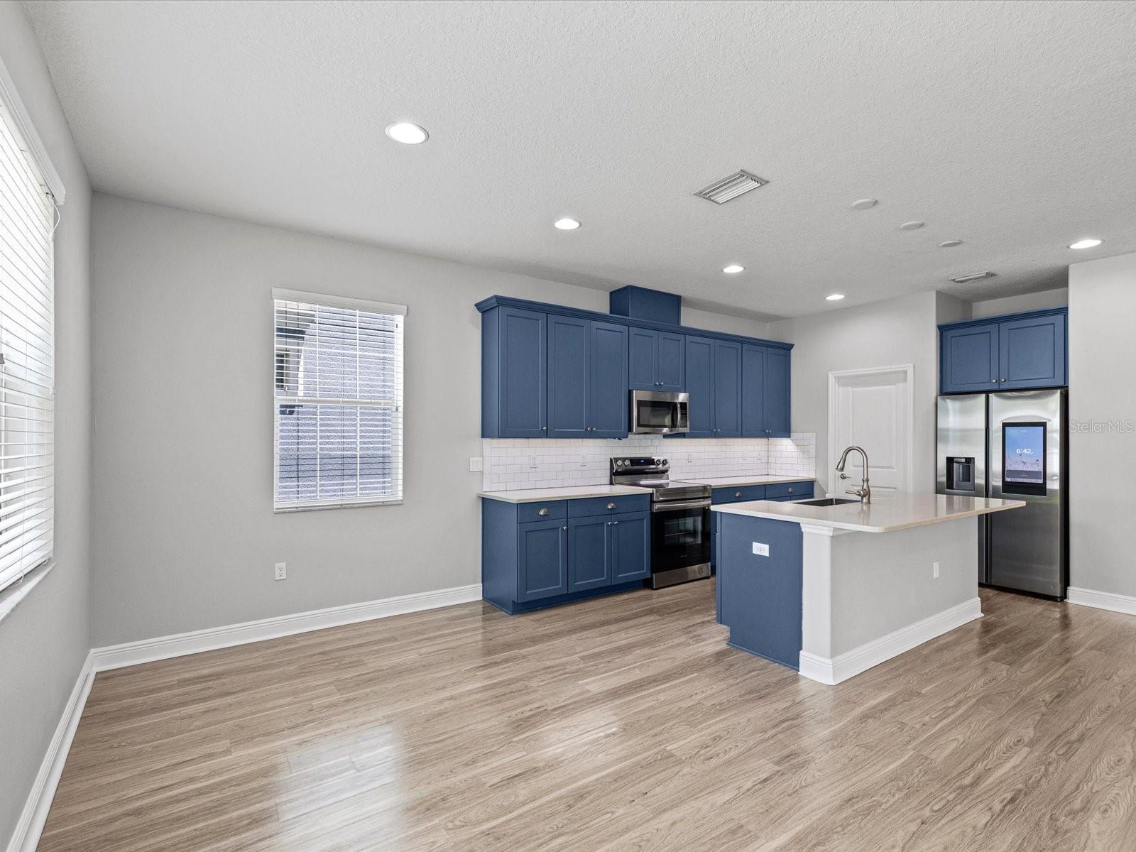 7105 PARK TREE DR