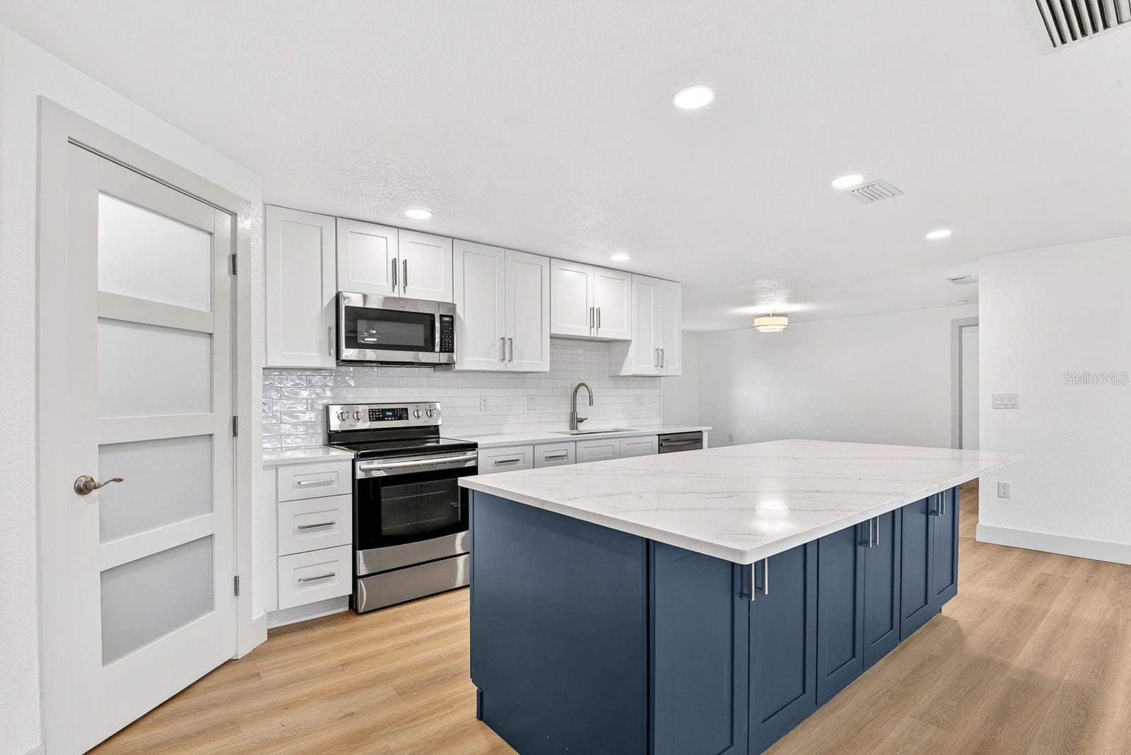 6306 37TH AVE W