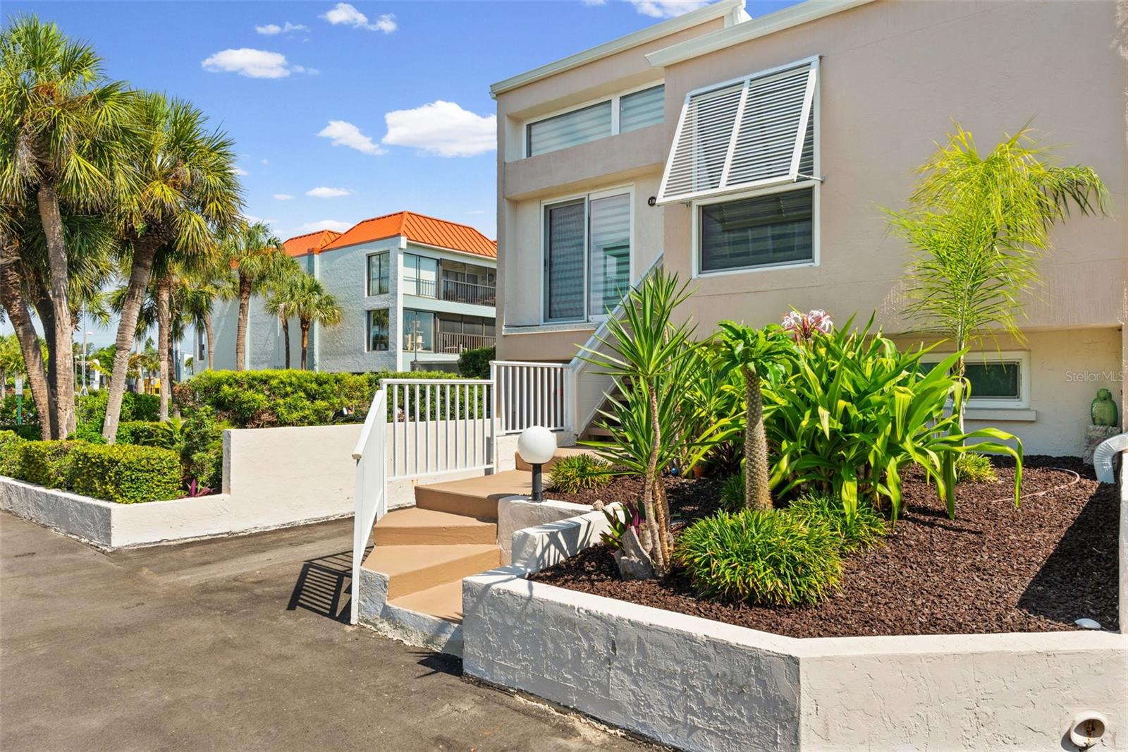 3701 E BAY DR #1