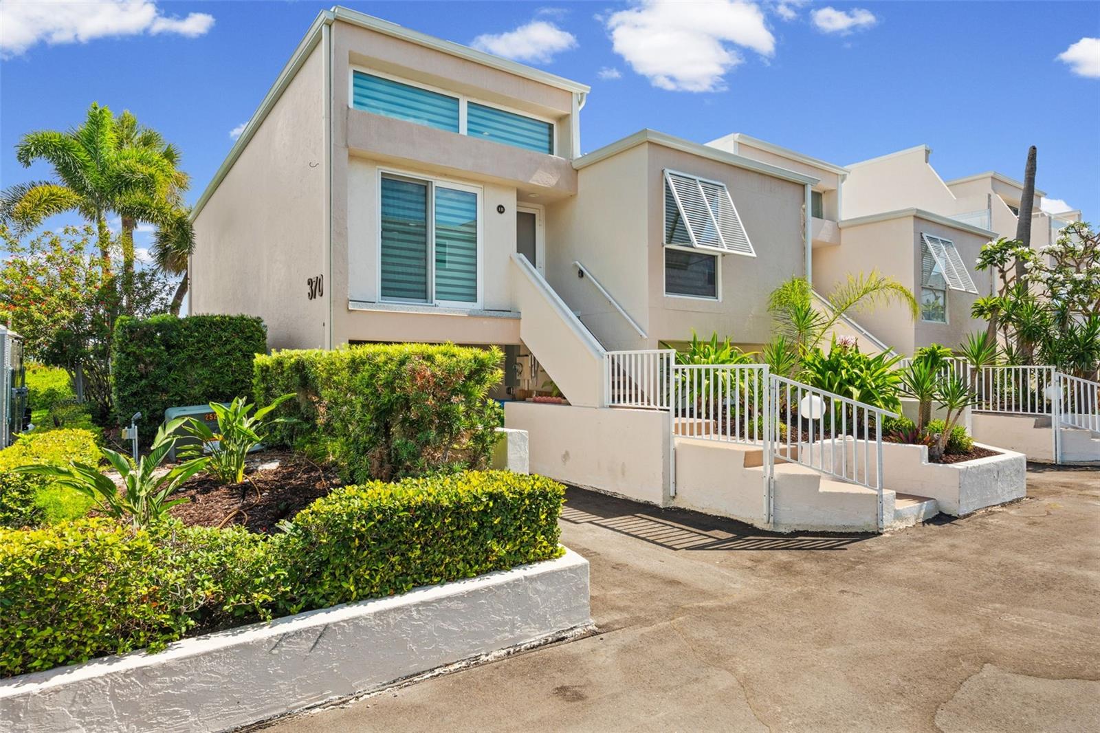 3701 E BAY DR #1