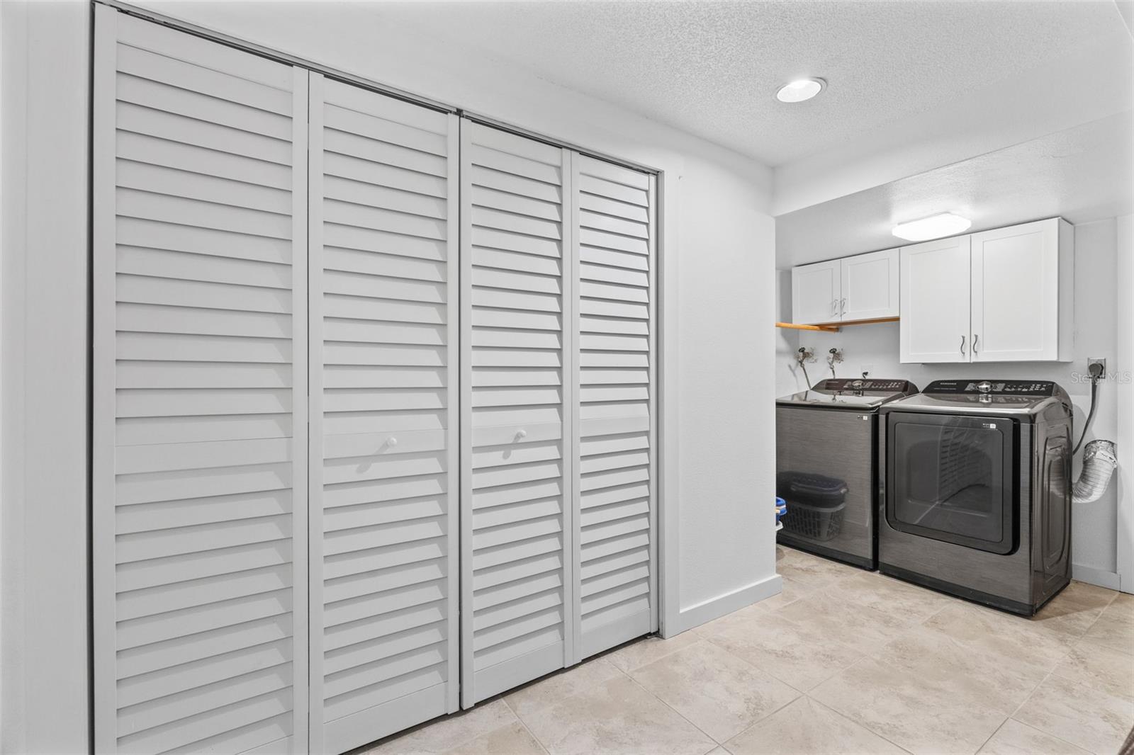 3701 E BAY DR #1