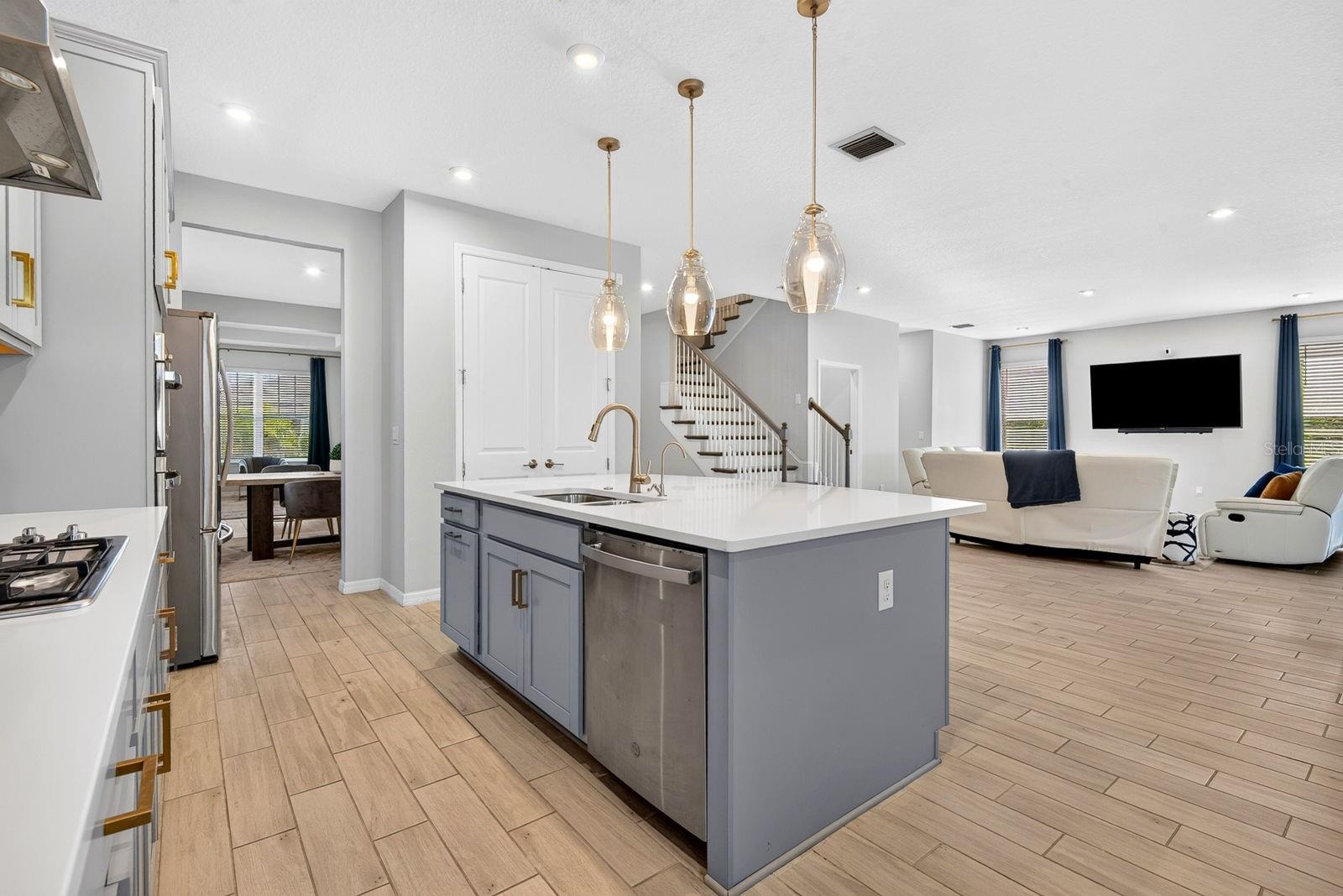 5825 FIELDMOOR CT