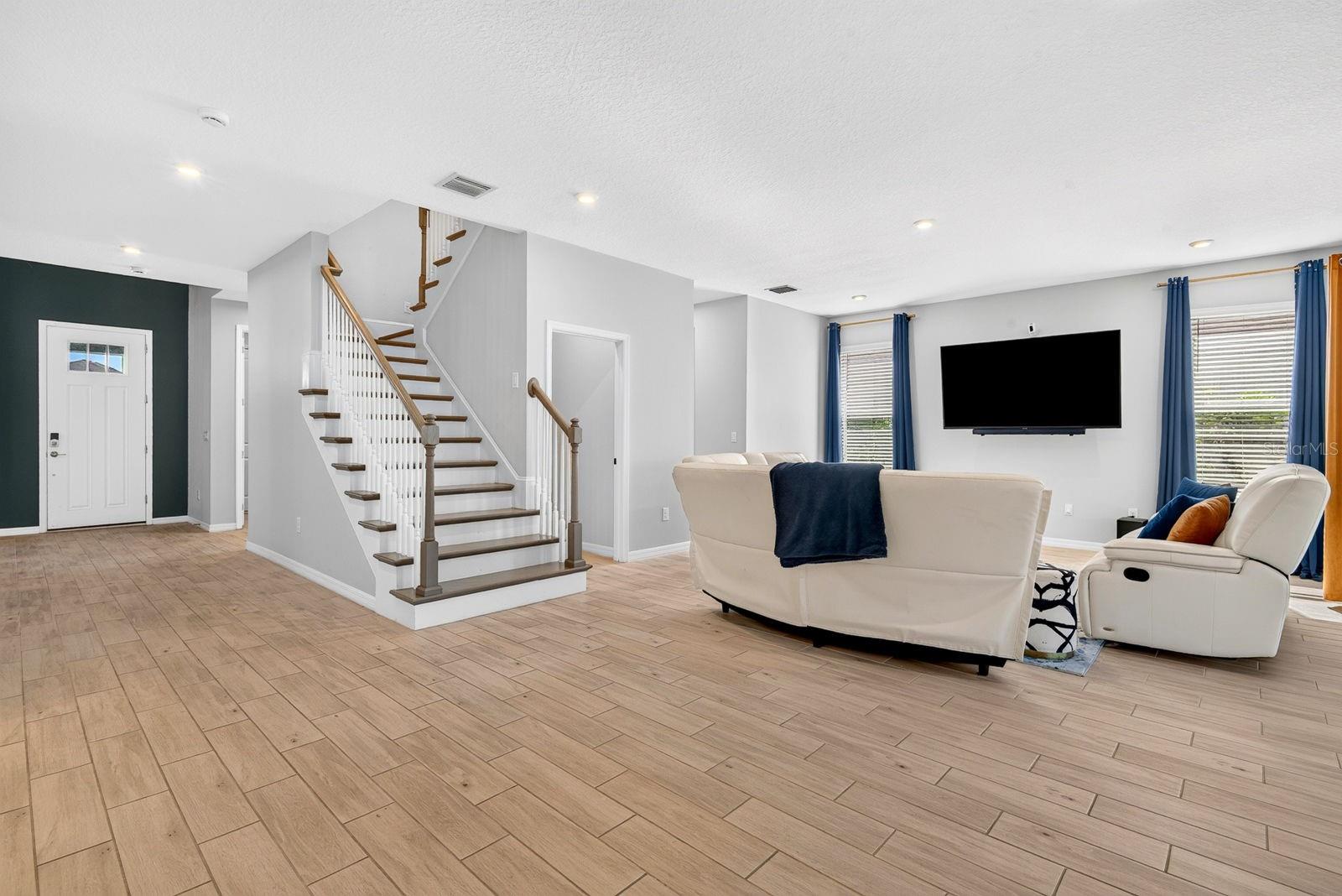 5825 FIELDMOOR CT