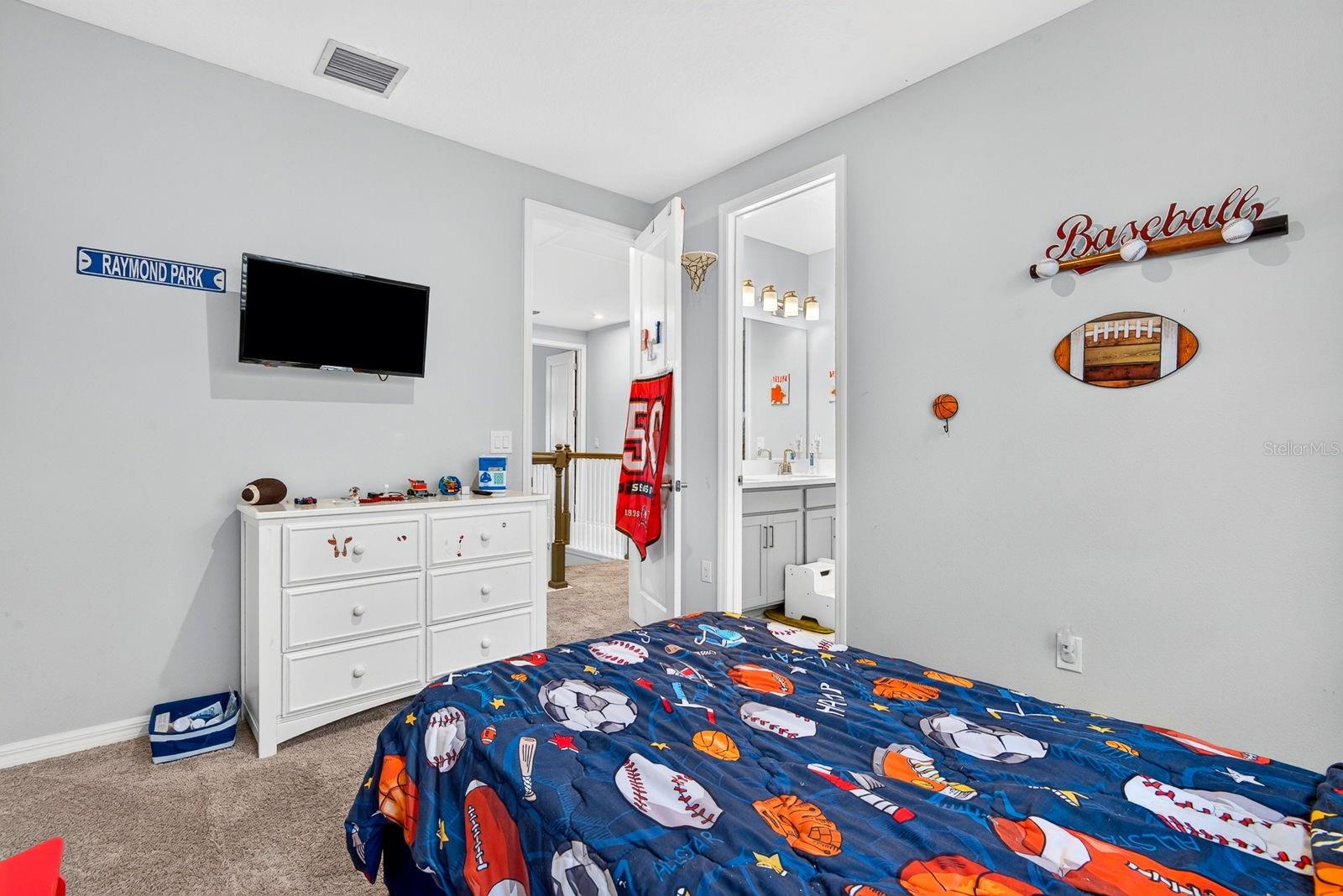 5825 FIELDMOOR CT