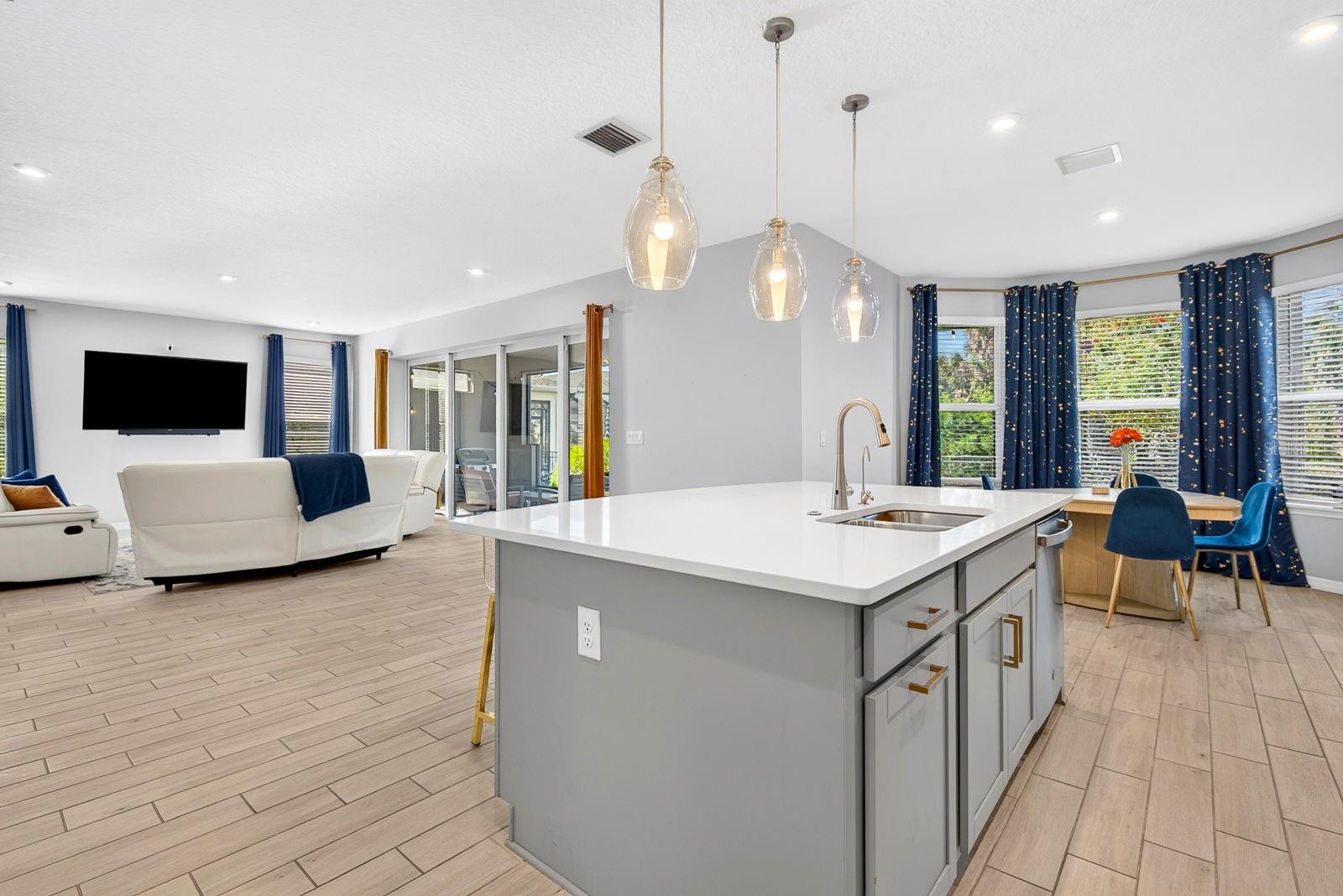 5825 FIELDMOOR CT