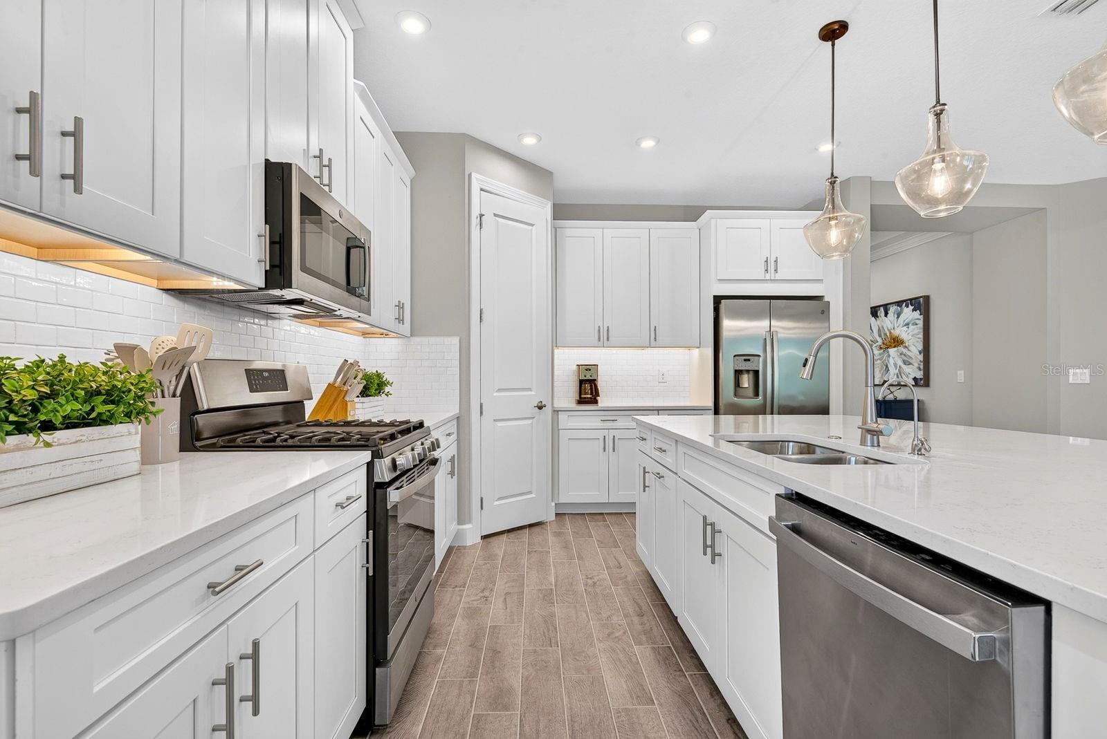 10924 WICKER PARK PL