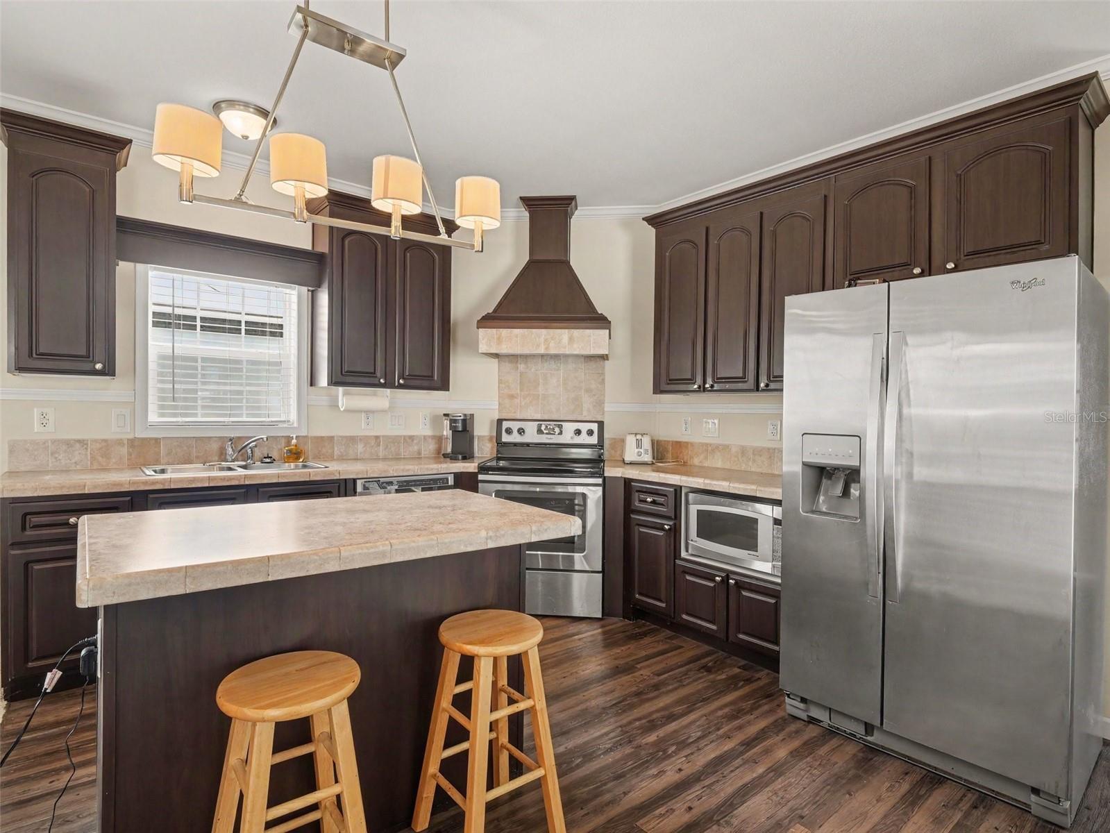 312 52ND AVE W