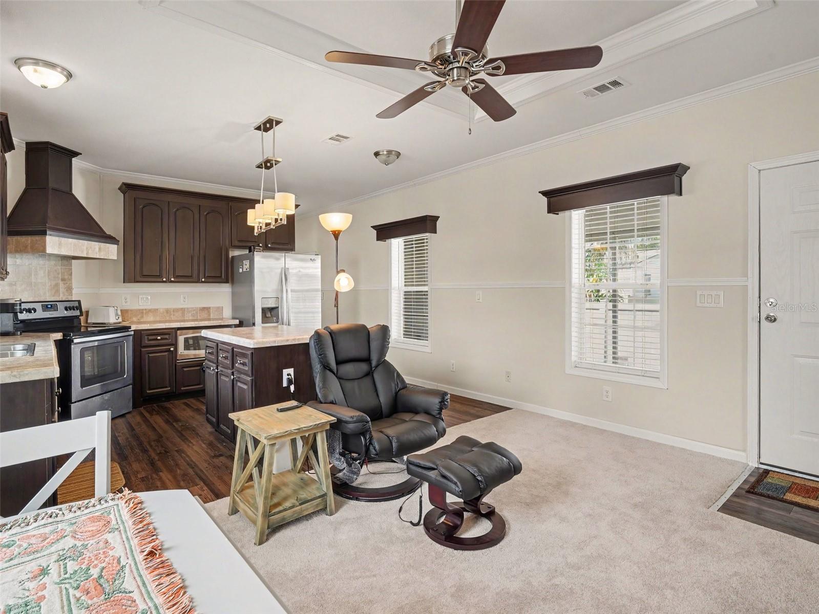 312 52ND AVE W