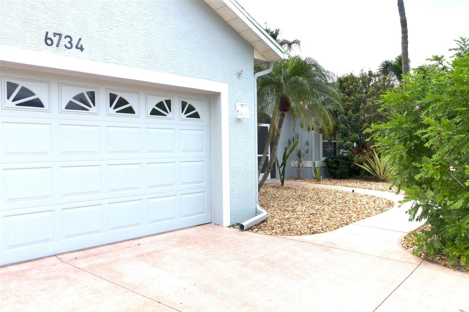 6734 60TH STREET CIR E