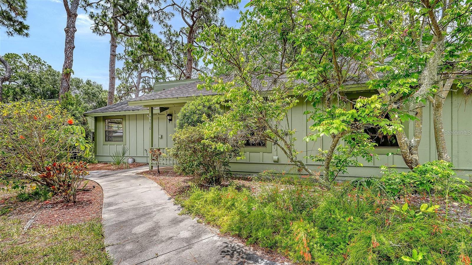 5010 BARRINGTON CIR #2001