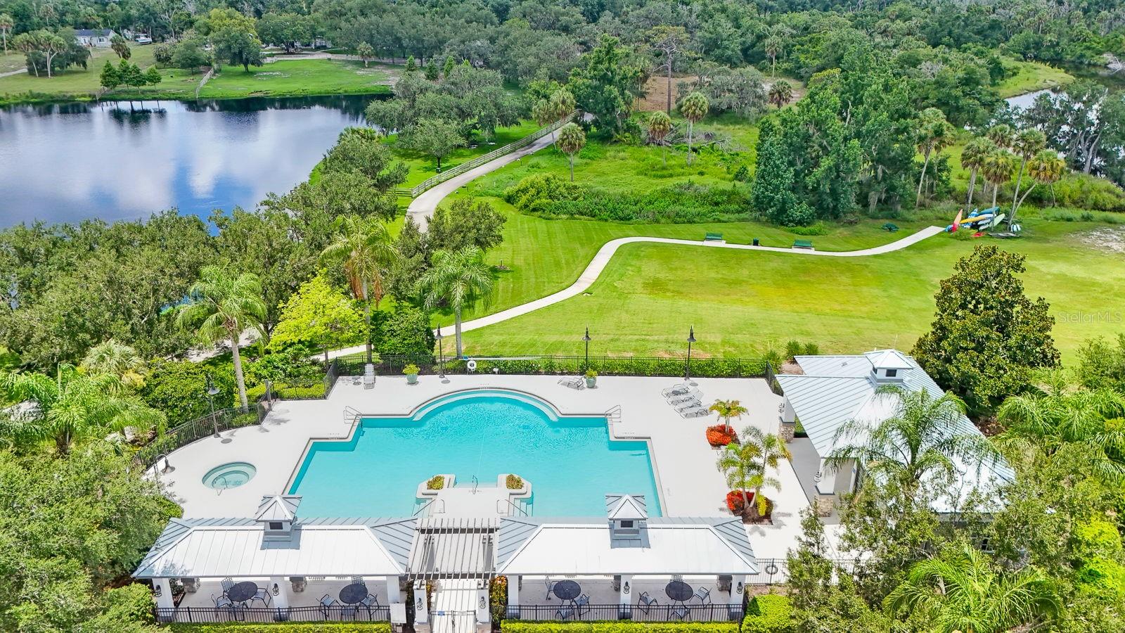 1416 HICKORY VIEW CIR