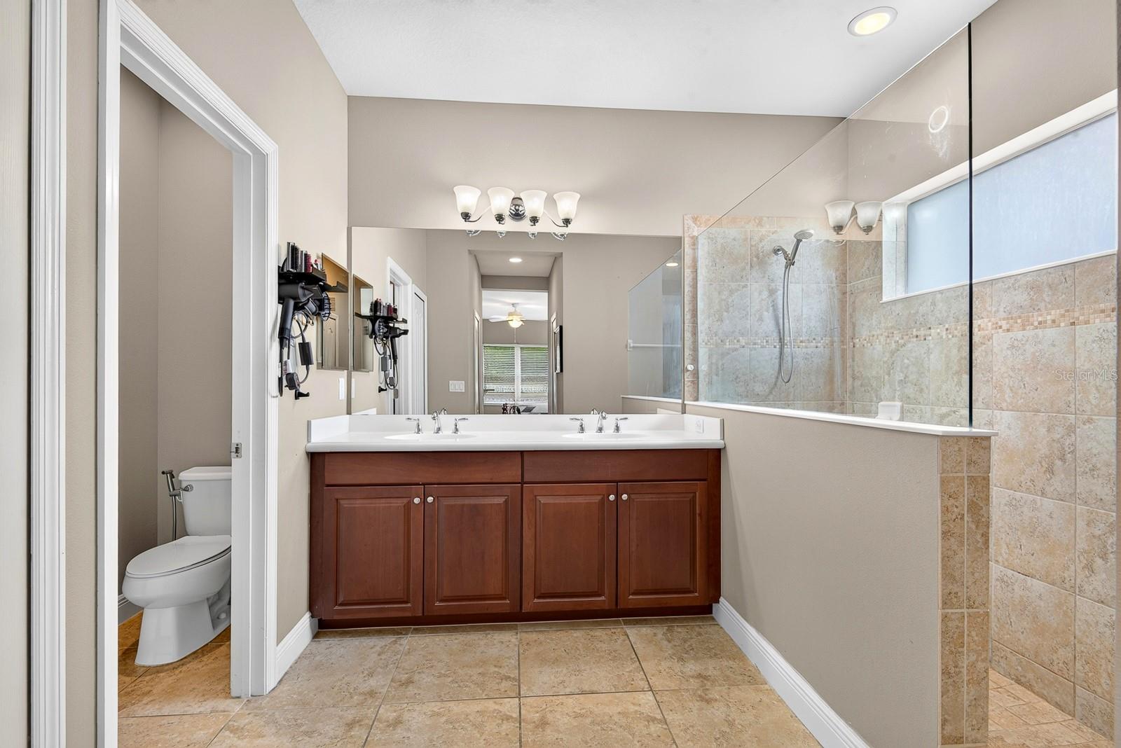 1416 HICKORY VIEW CIR