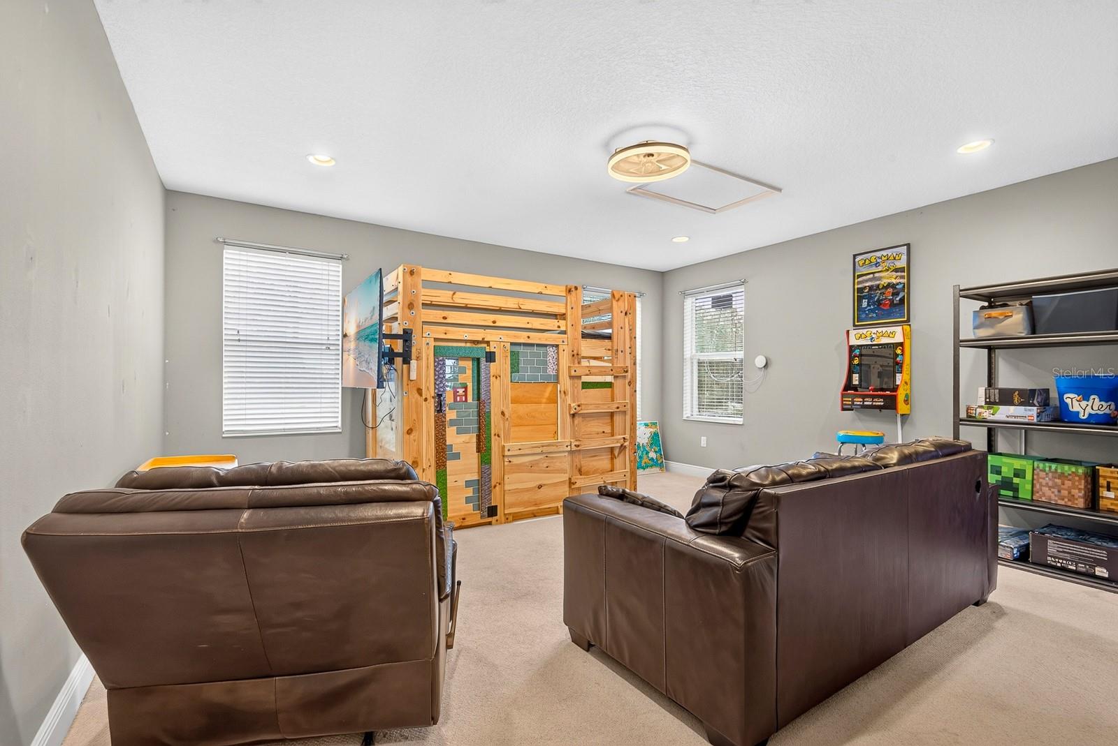 1416 HICKORY VIEW CIR