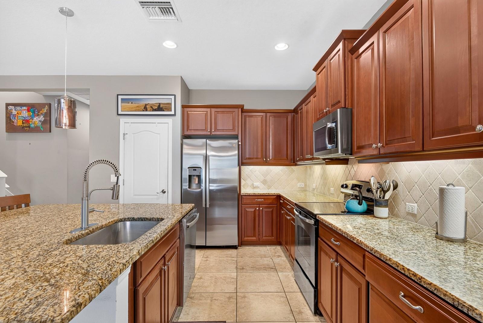 1416 HICKORY VIEW CIR