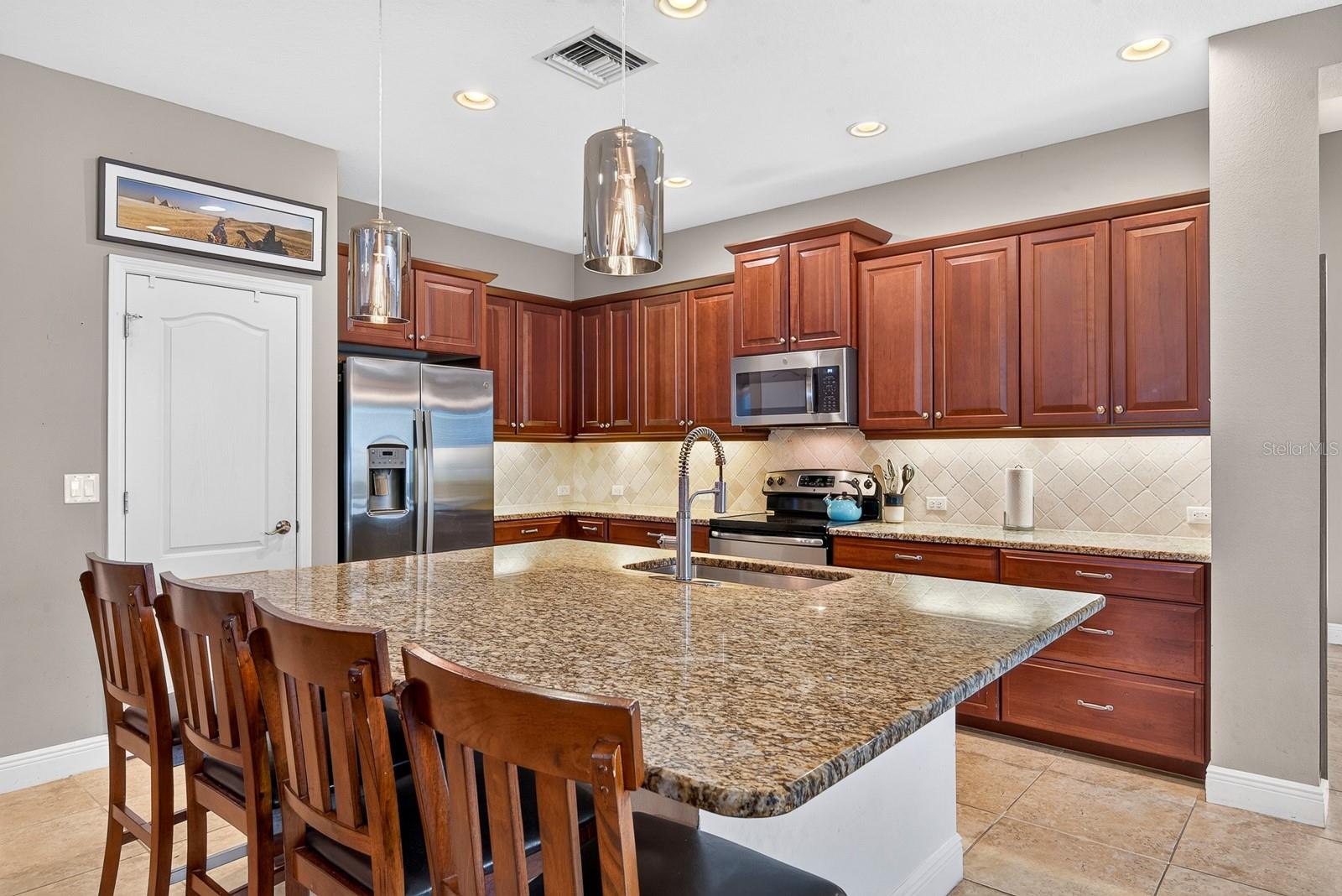 1416 HICKORY VIEW CIR