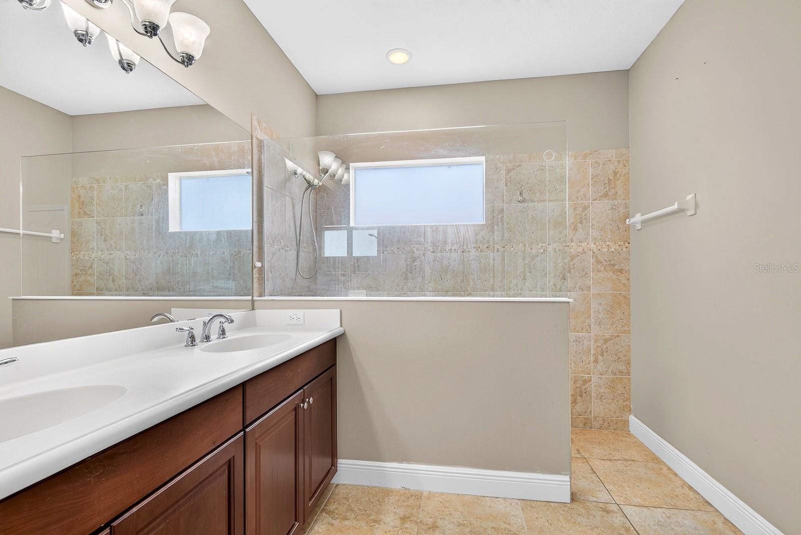 1416 HICKORY VIEW CIR