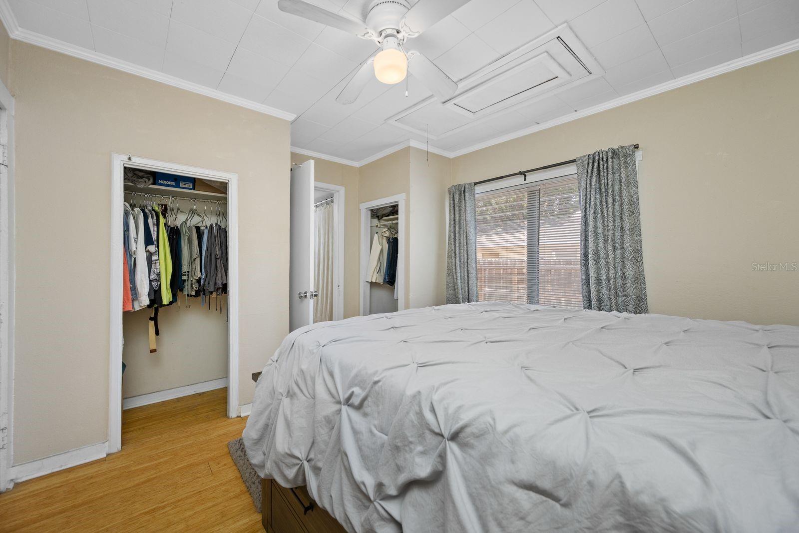 907 18TH AVE W
