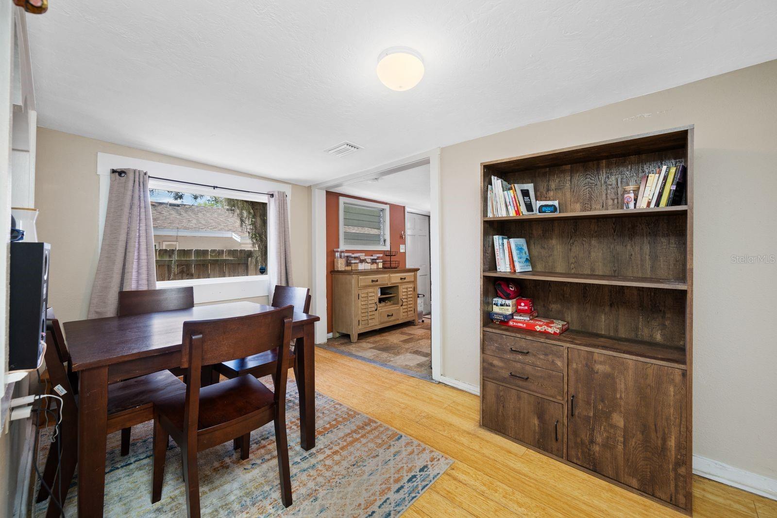 907 18TH AVE W