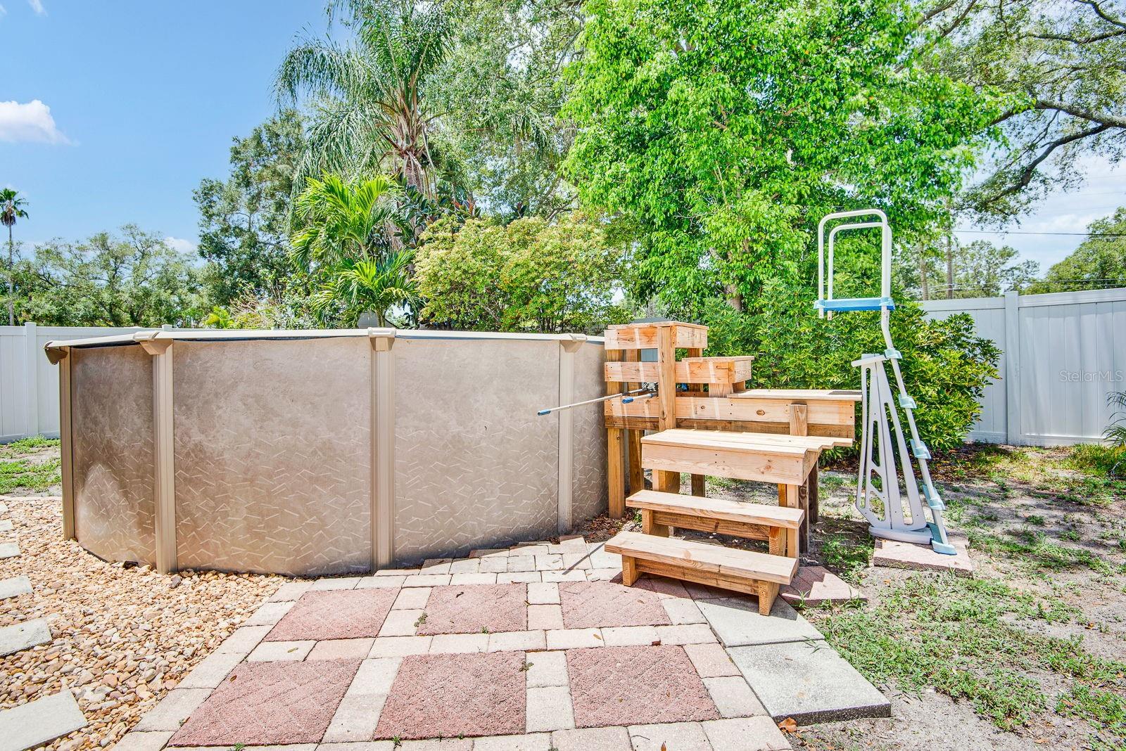 5610 33RD LN E