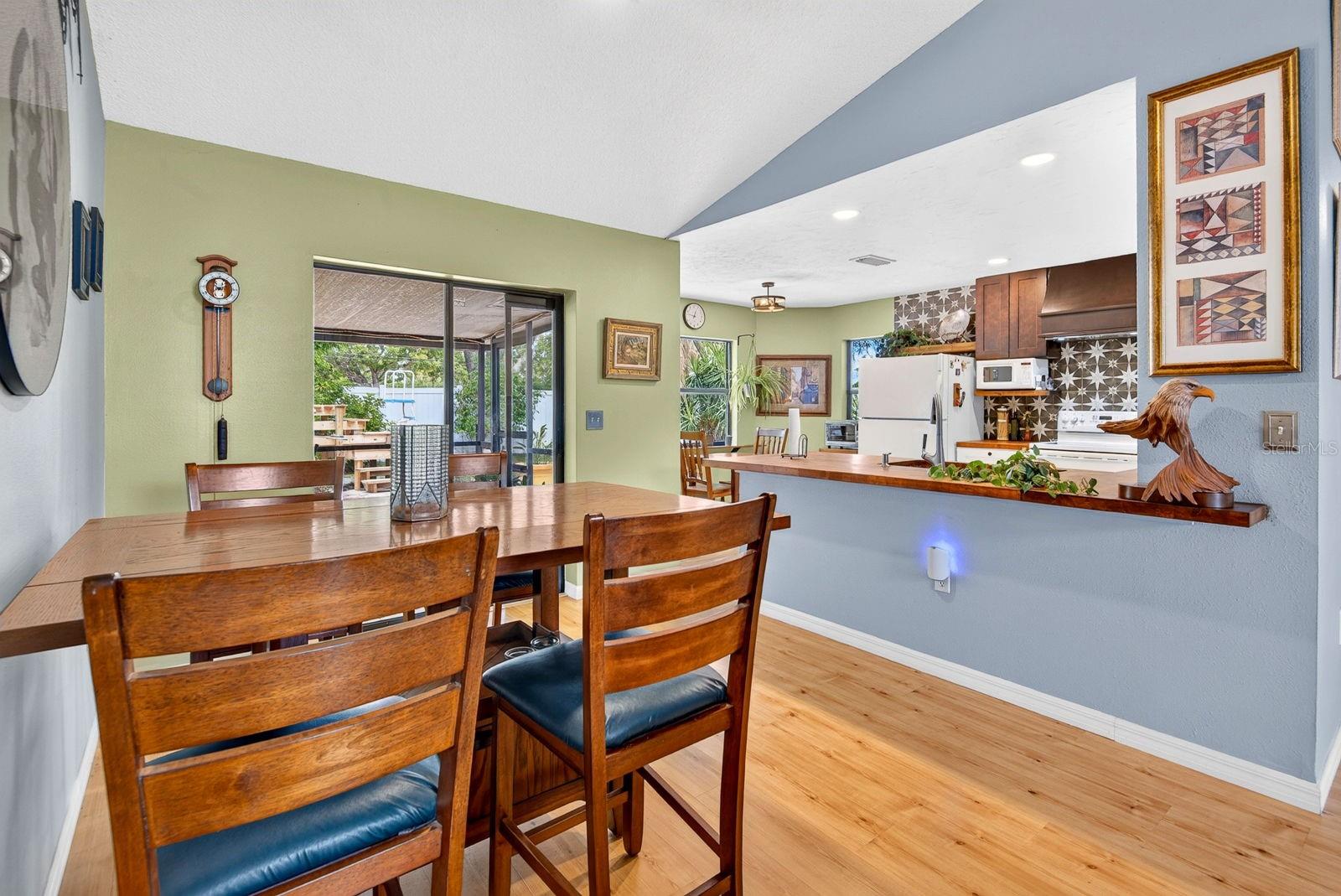 5610 33RD LN E