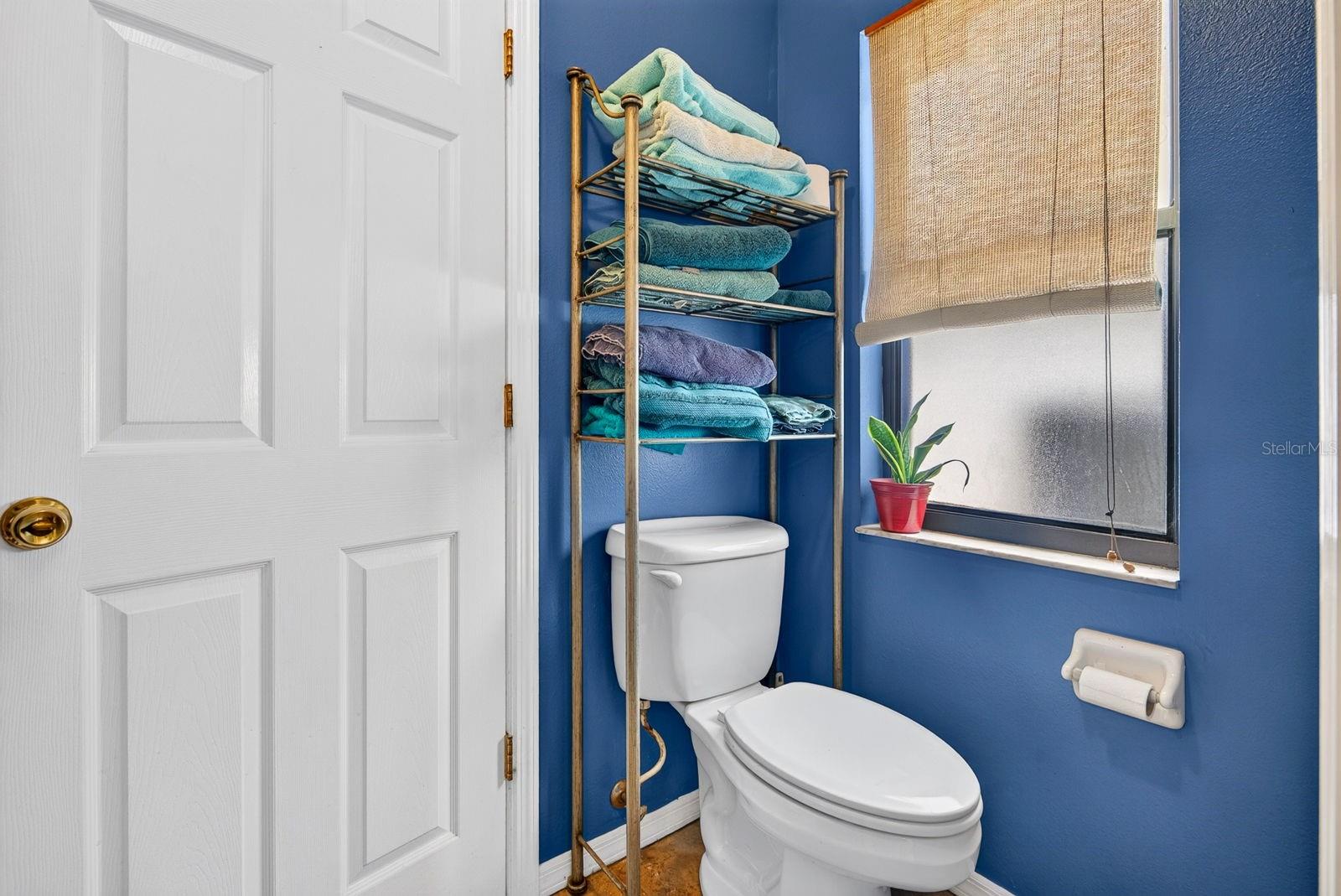 5610 33RD LN E