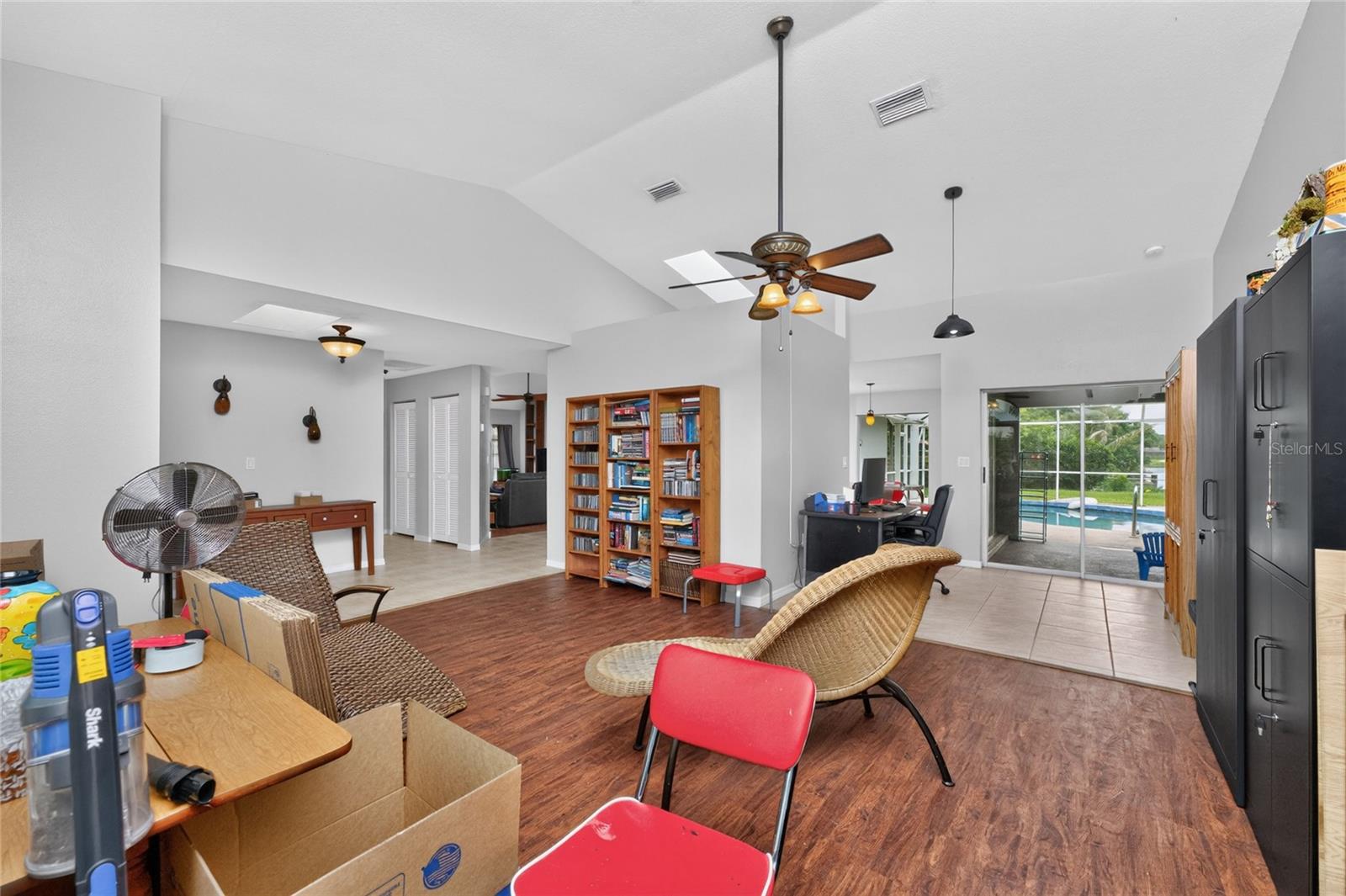 2466 NEWBURY ST