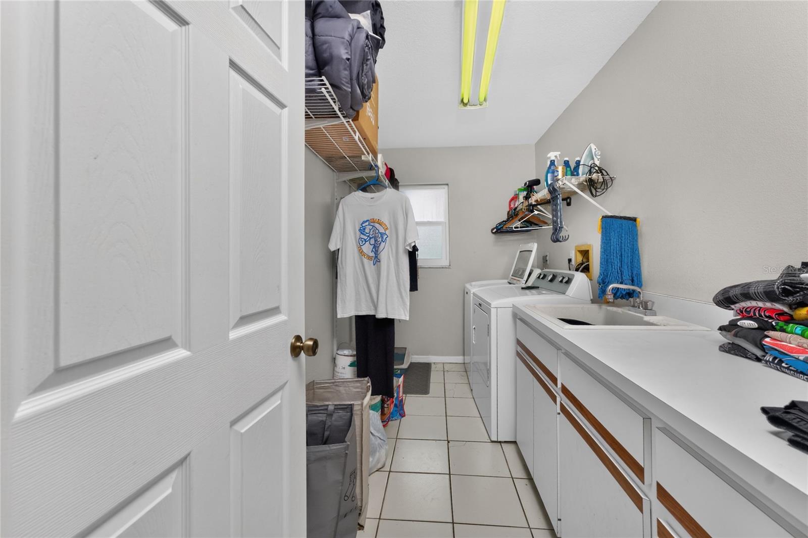 2466 NEWBURY ST