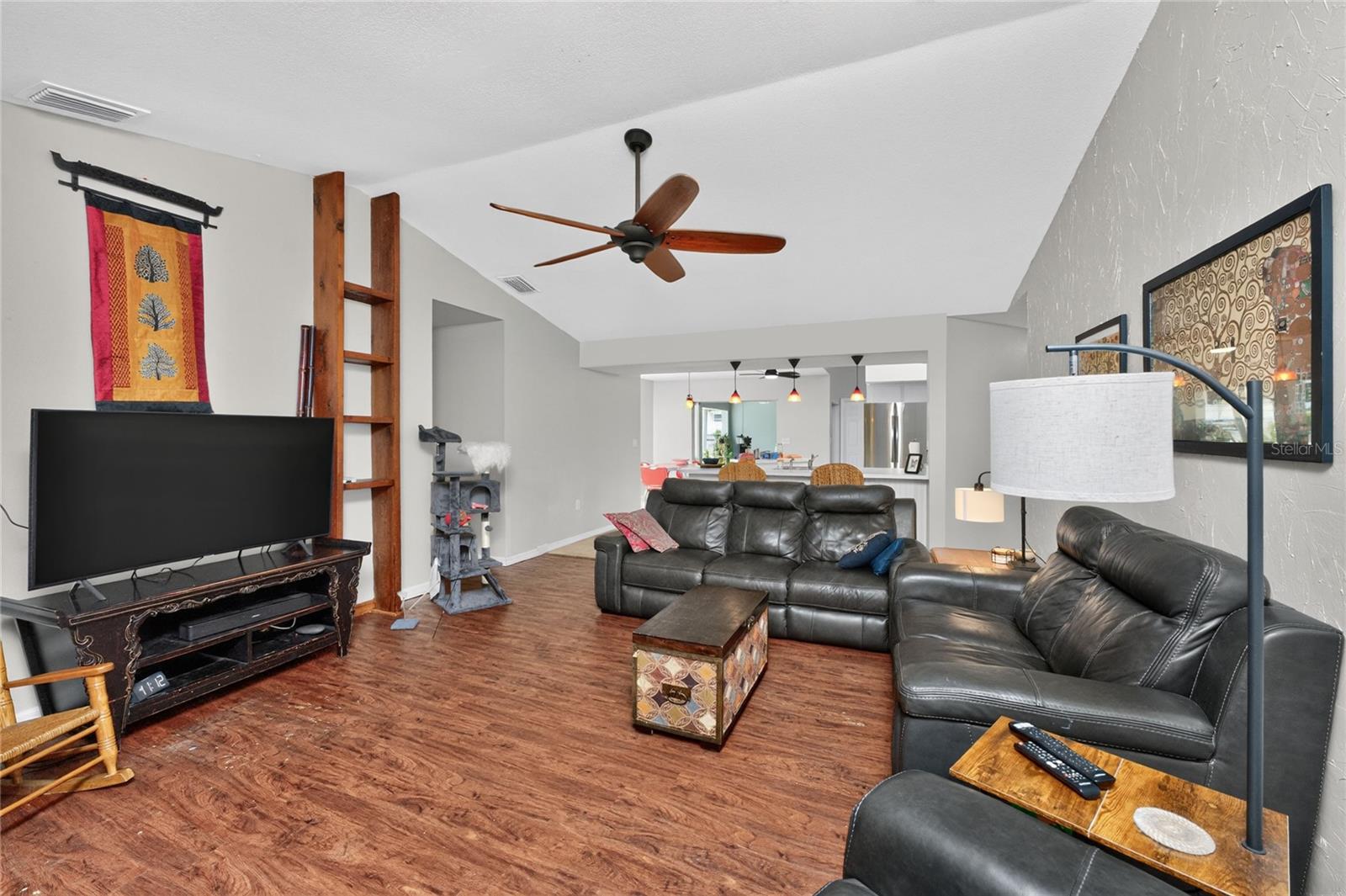 2466 NEWBURY ST