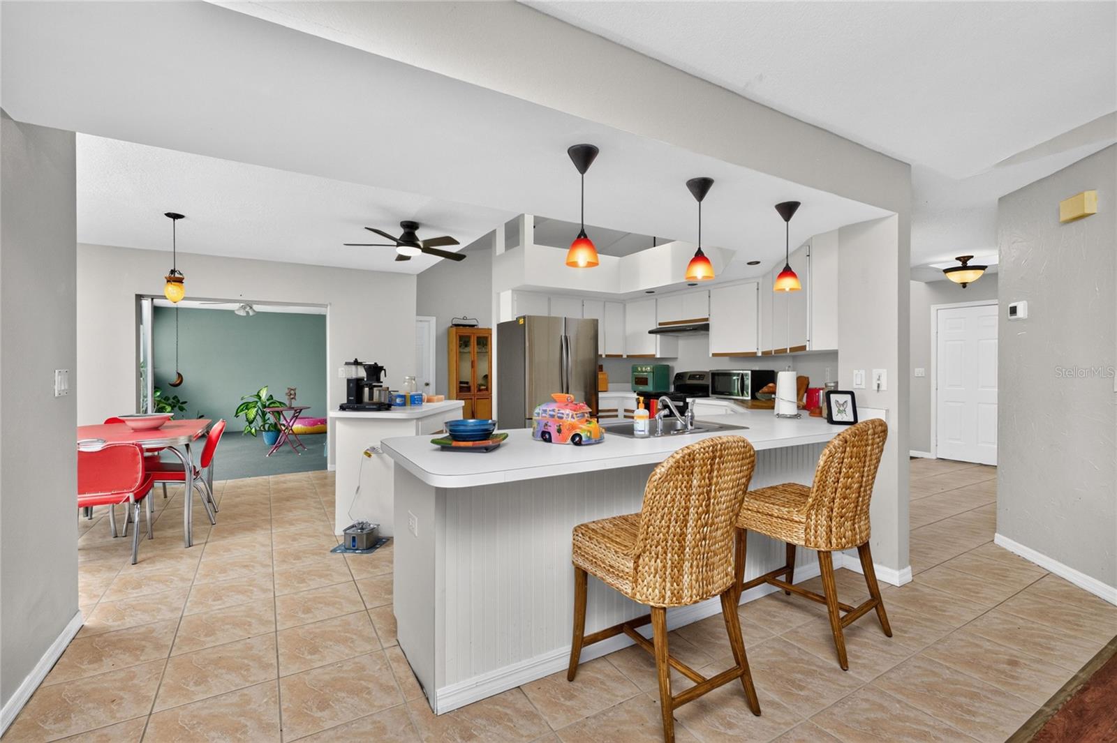 2466 NEWBURY ST