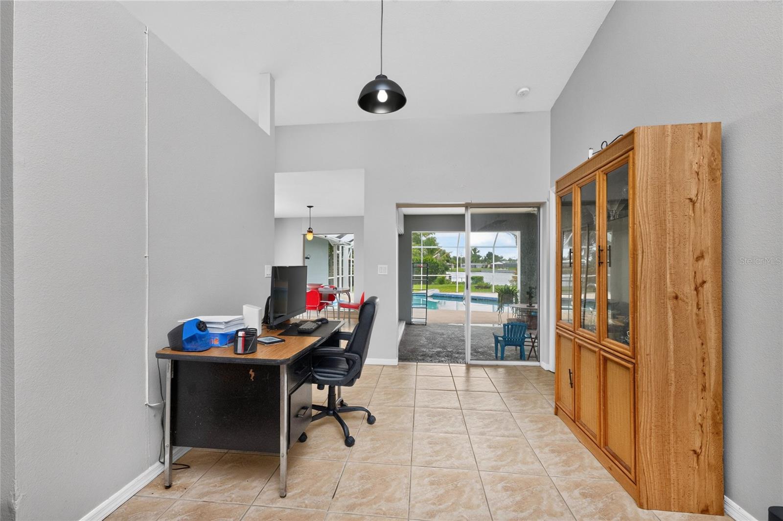 2466 NEWBURY ST
