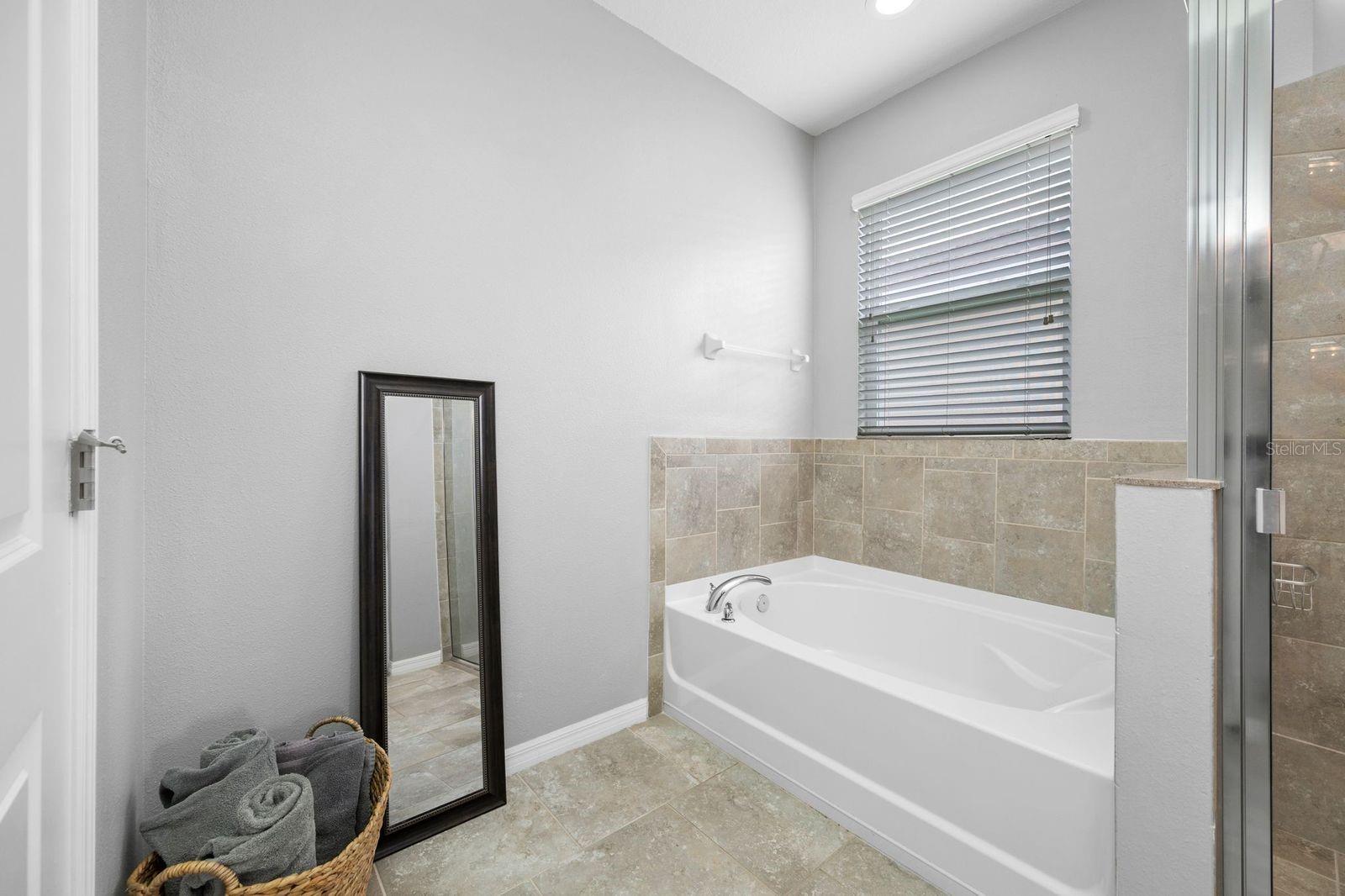 6549 DEVESTA LOOP