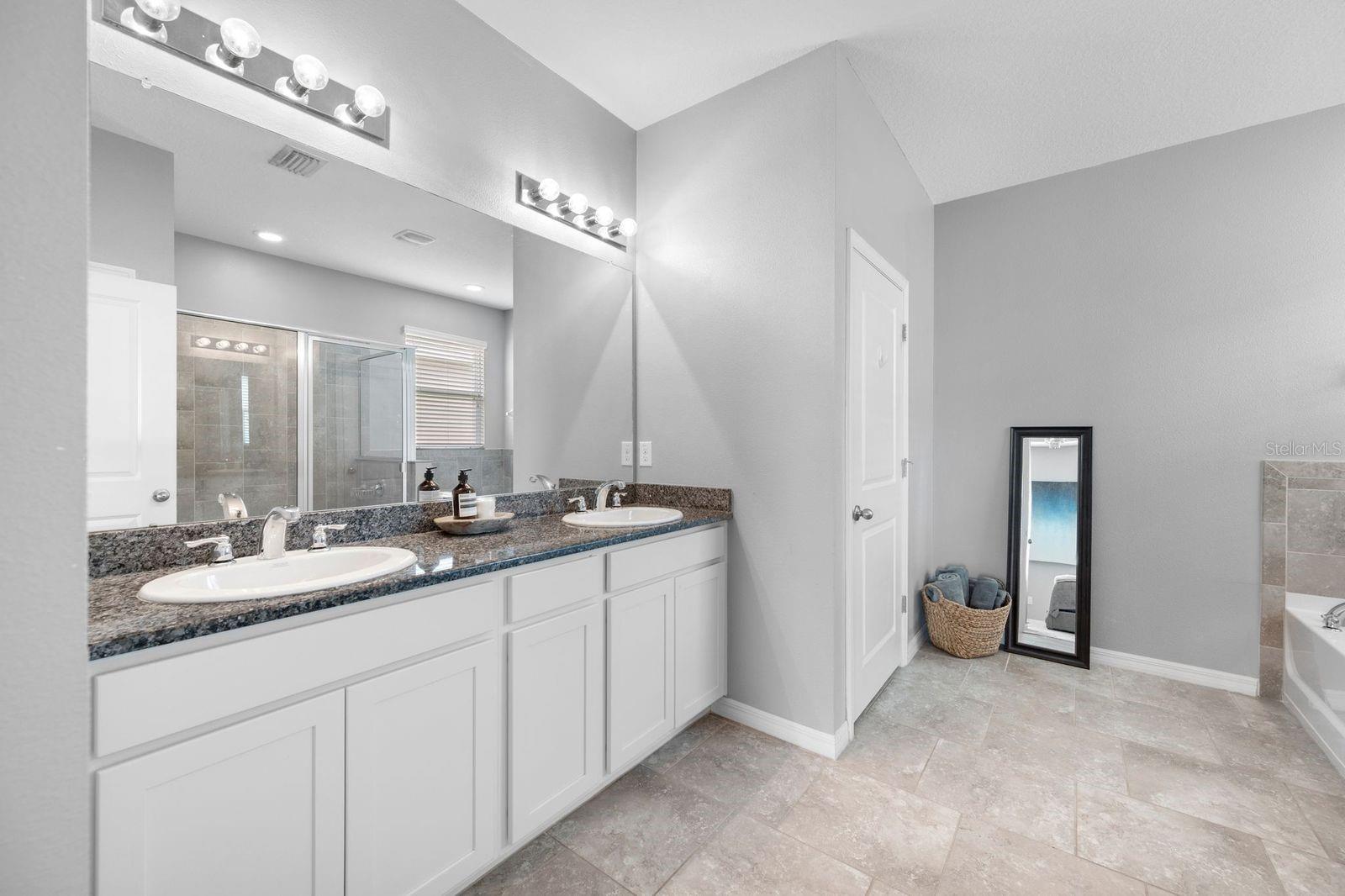 6549 DEVESTA LOOP
