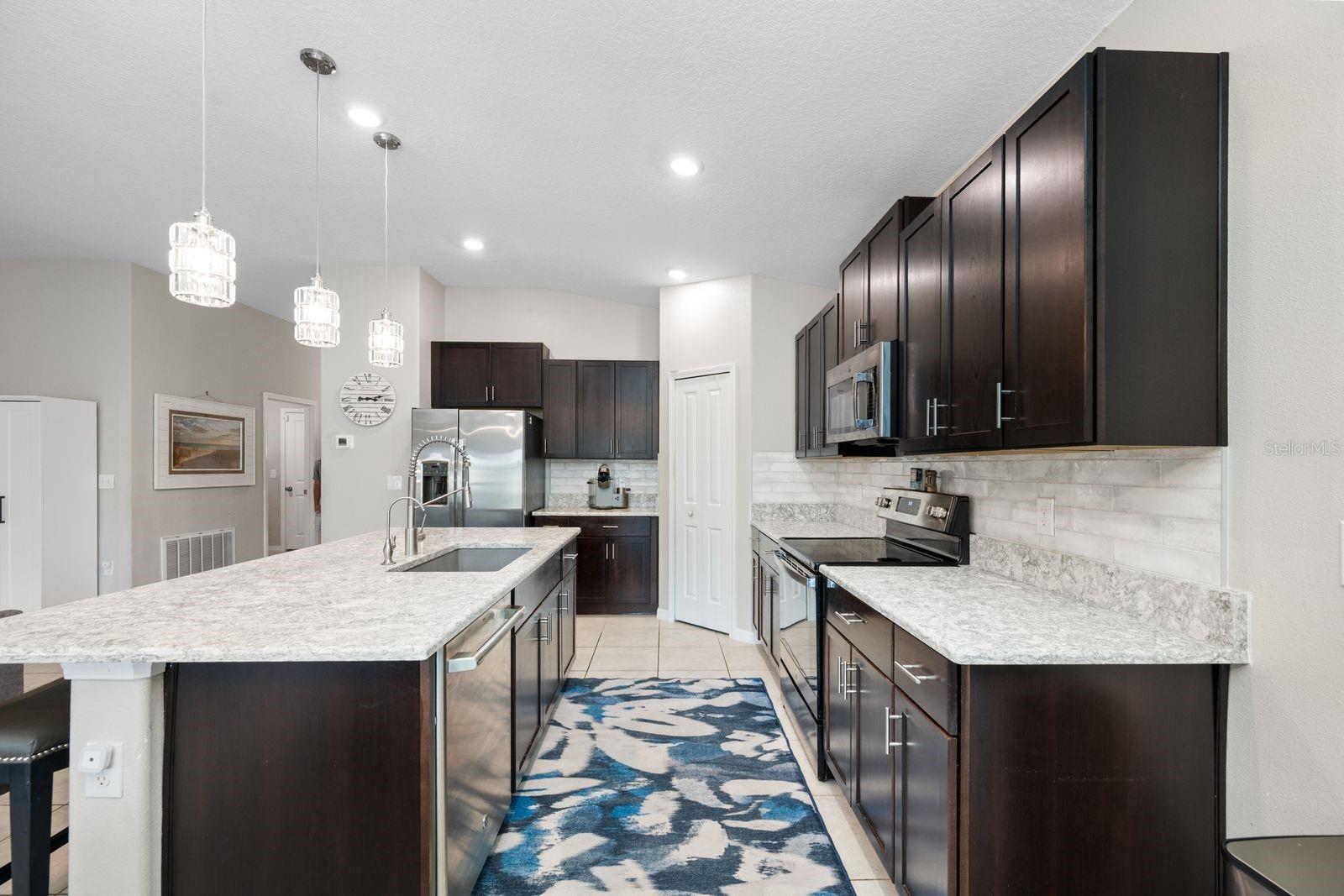 6022 TREMEZA PL