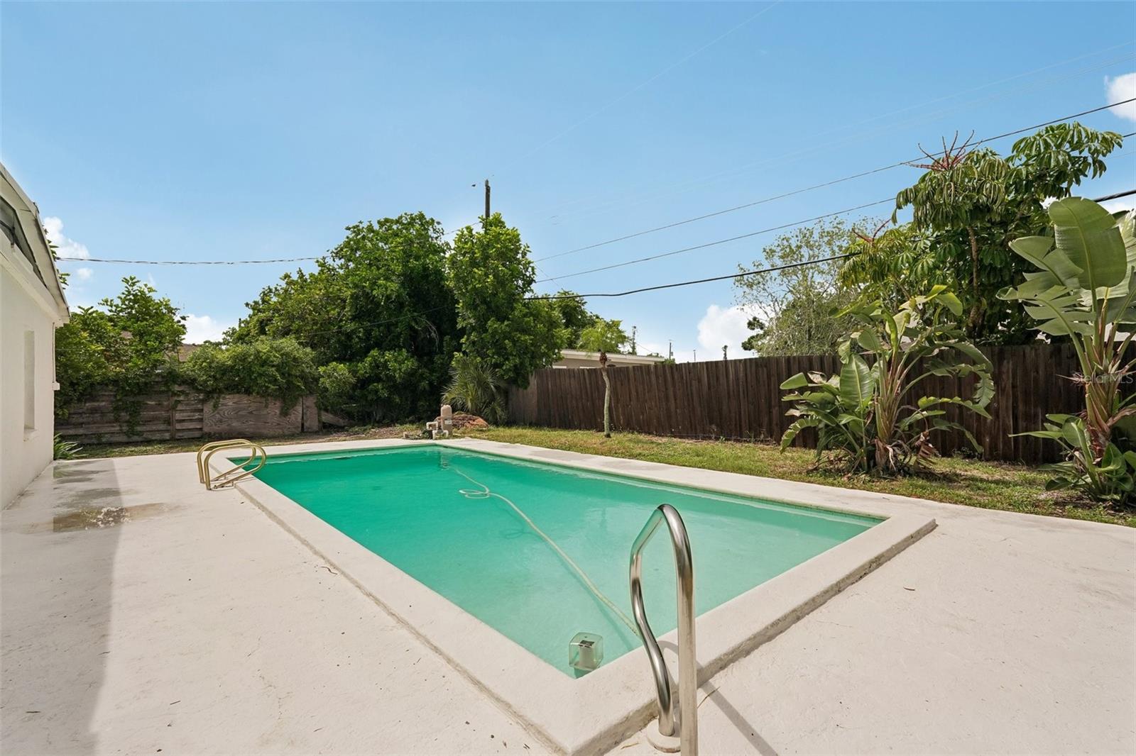 2406 FLORIDA BLVD