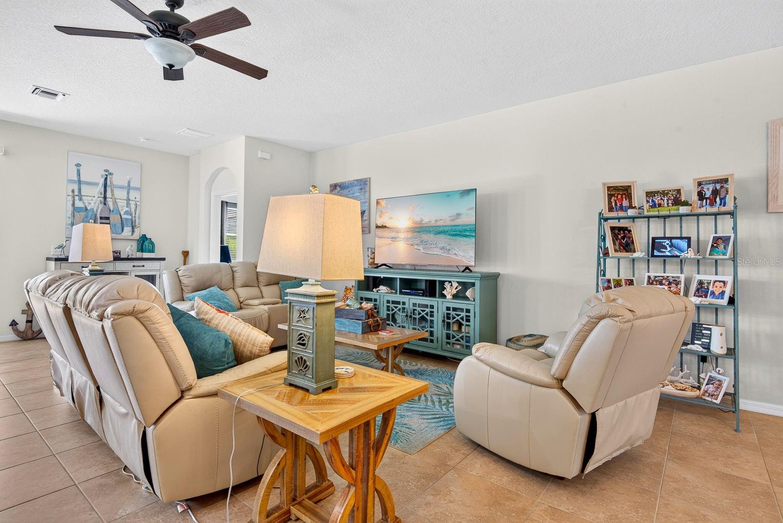 6435 DEVESTA LOOP