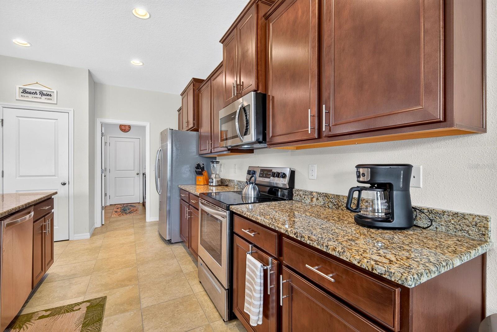 6435 DEVESTA LOOP