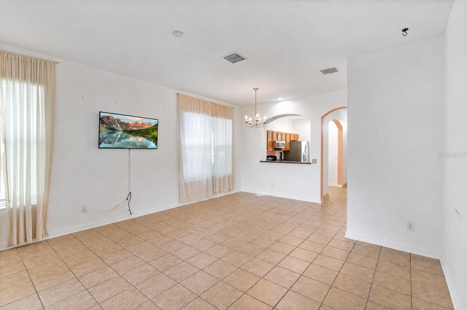 1170 GRANTHAM DR