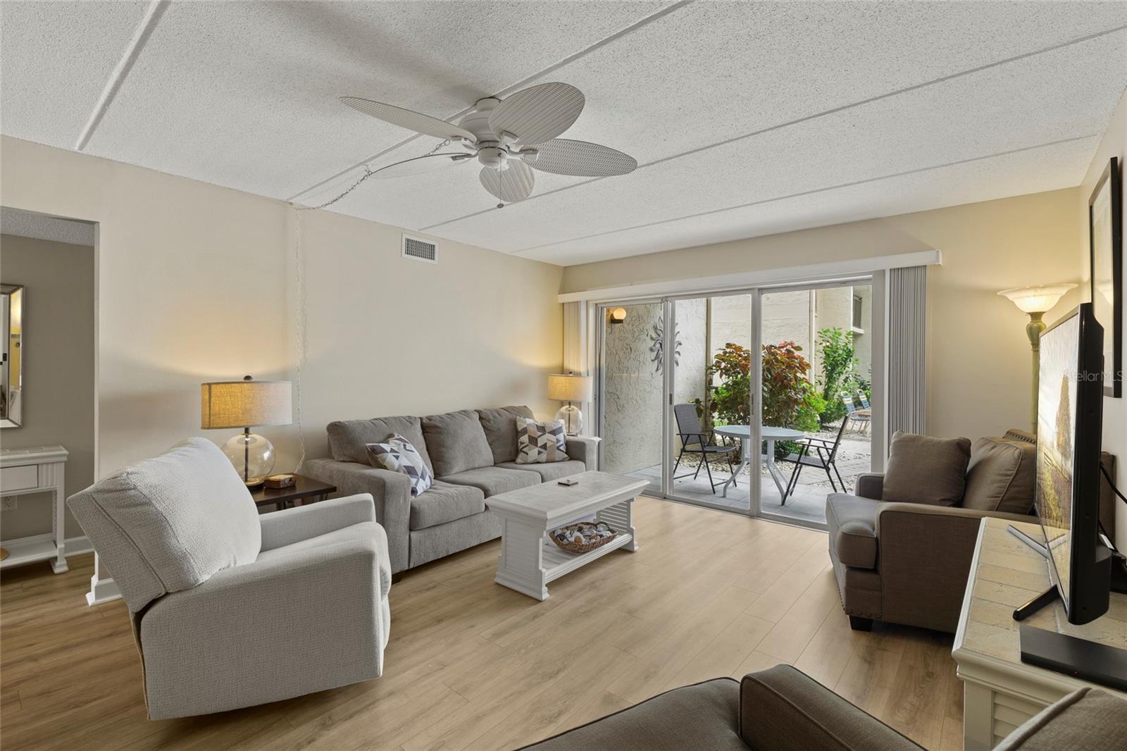 845 BENJAMIN FRANKLIN DR #101