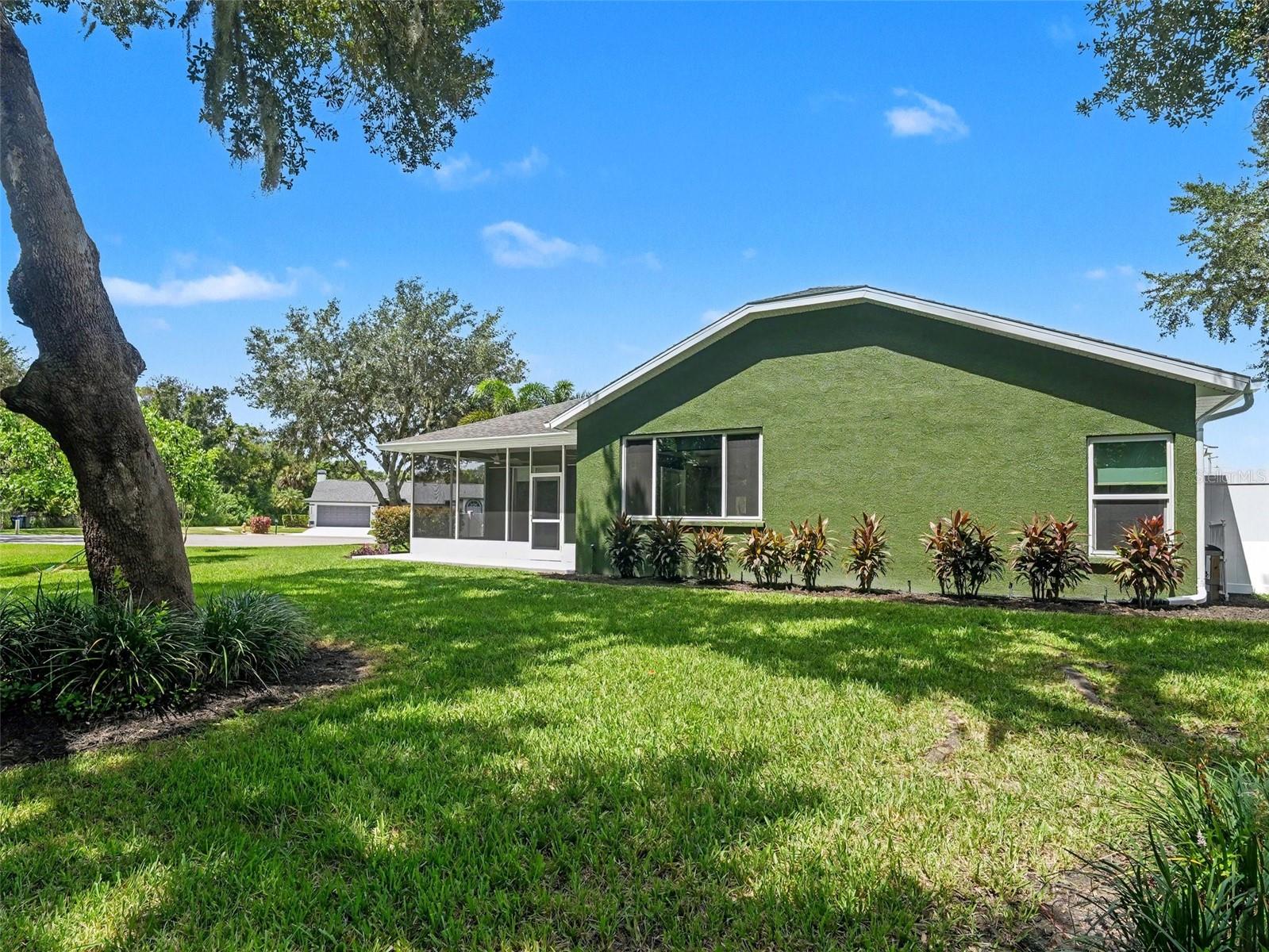 5916 68TH DR E