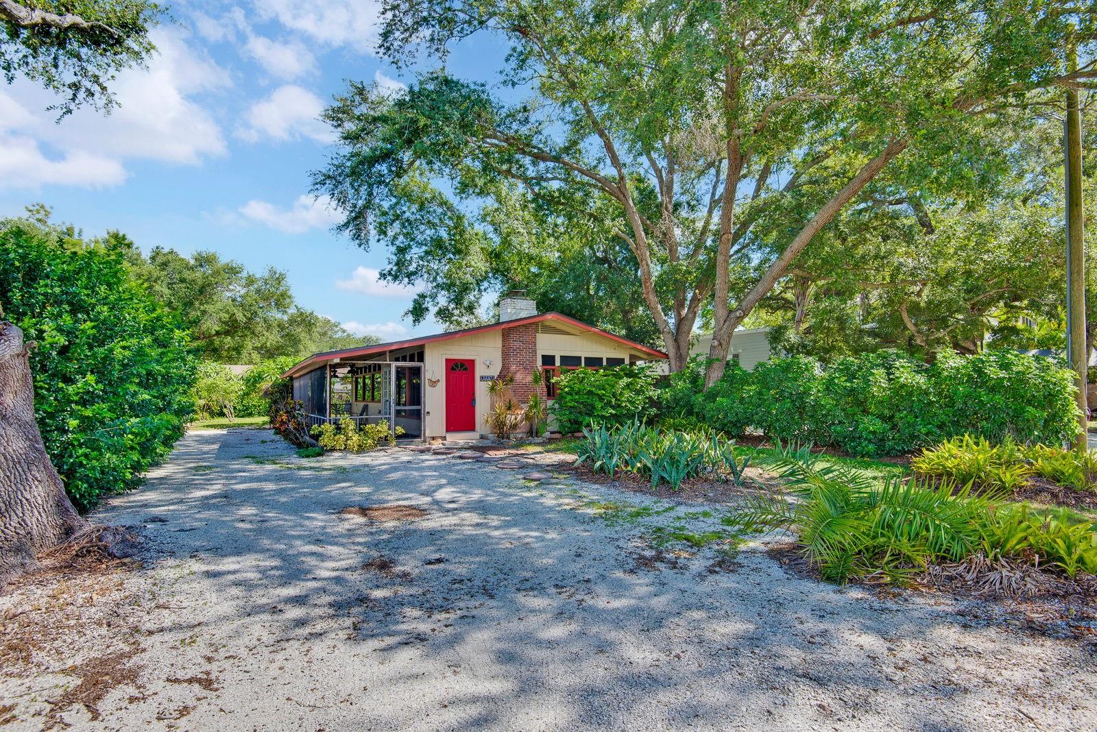 2837 FOREST LN