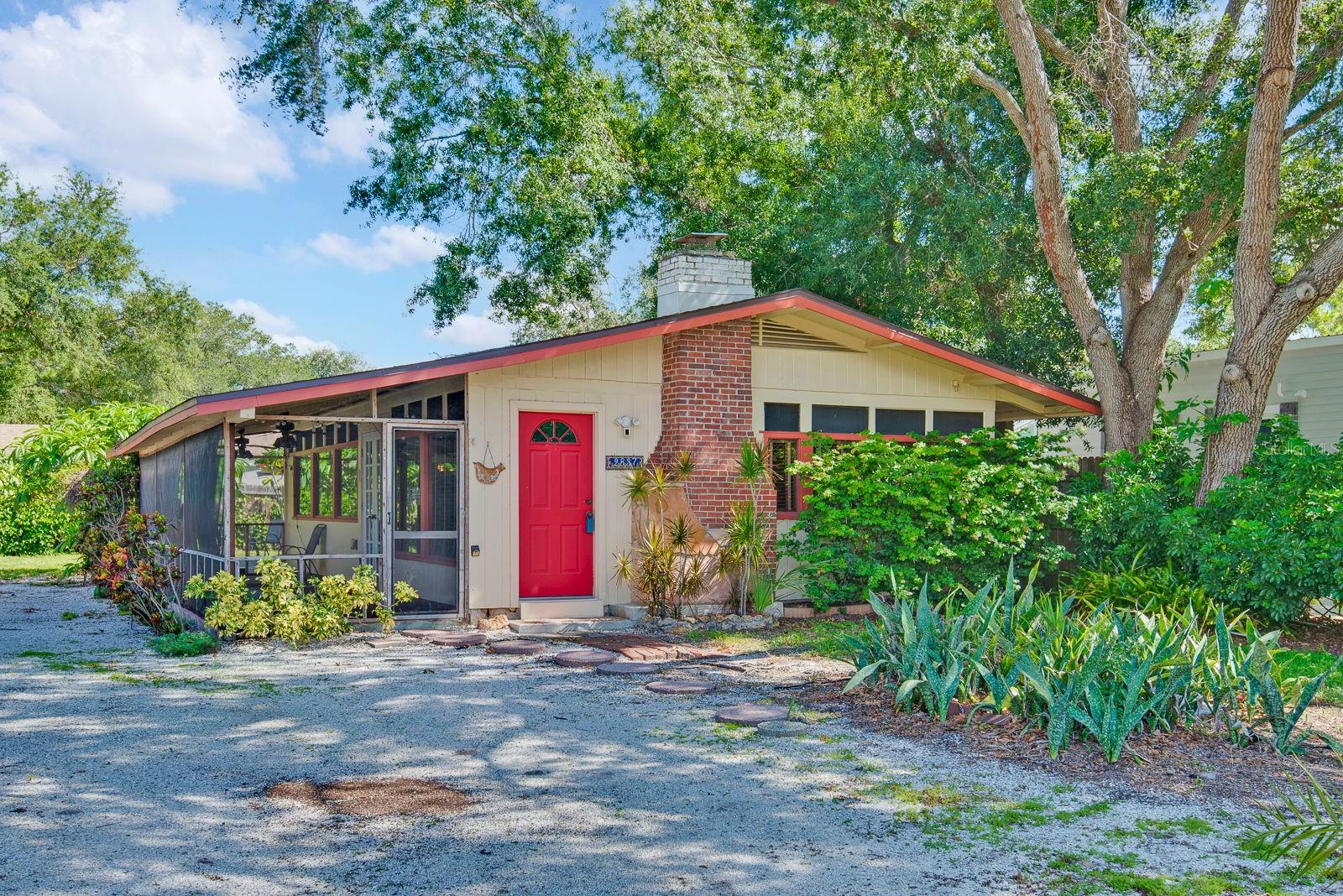 2837 FOREST LN