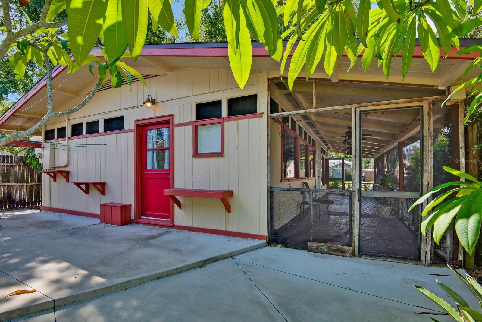 2837 FOREST LN