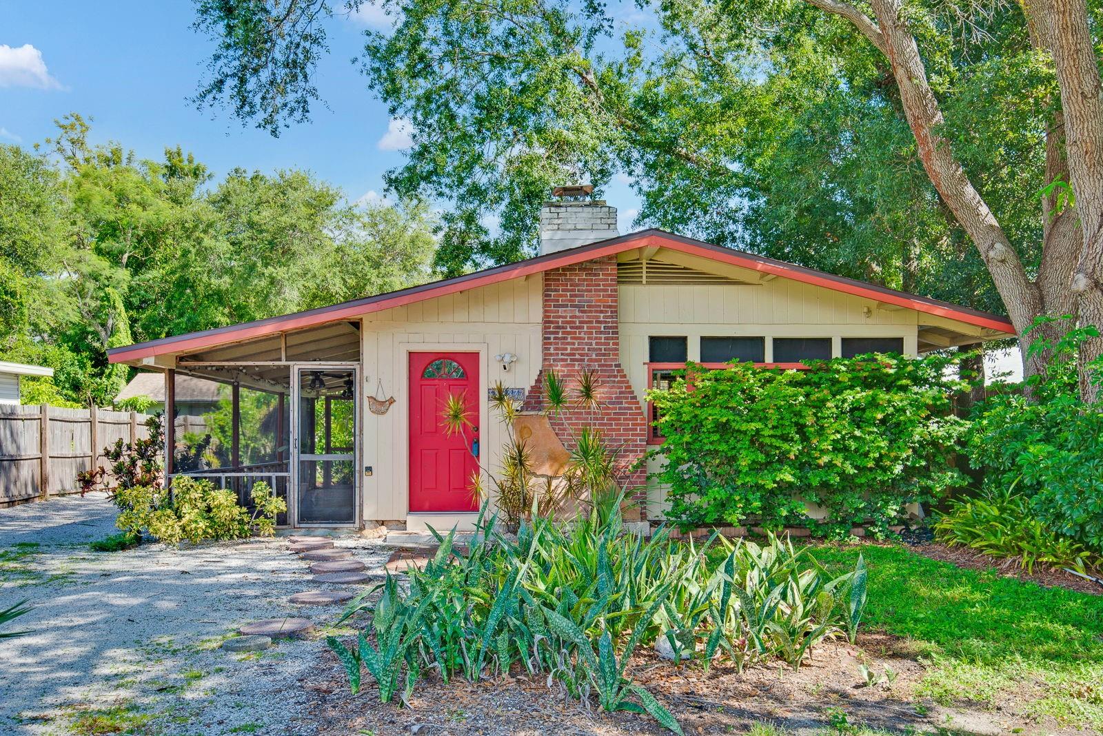 2837 FOREST LN