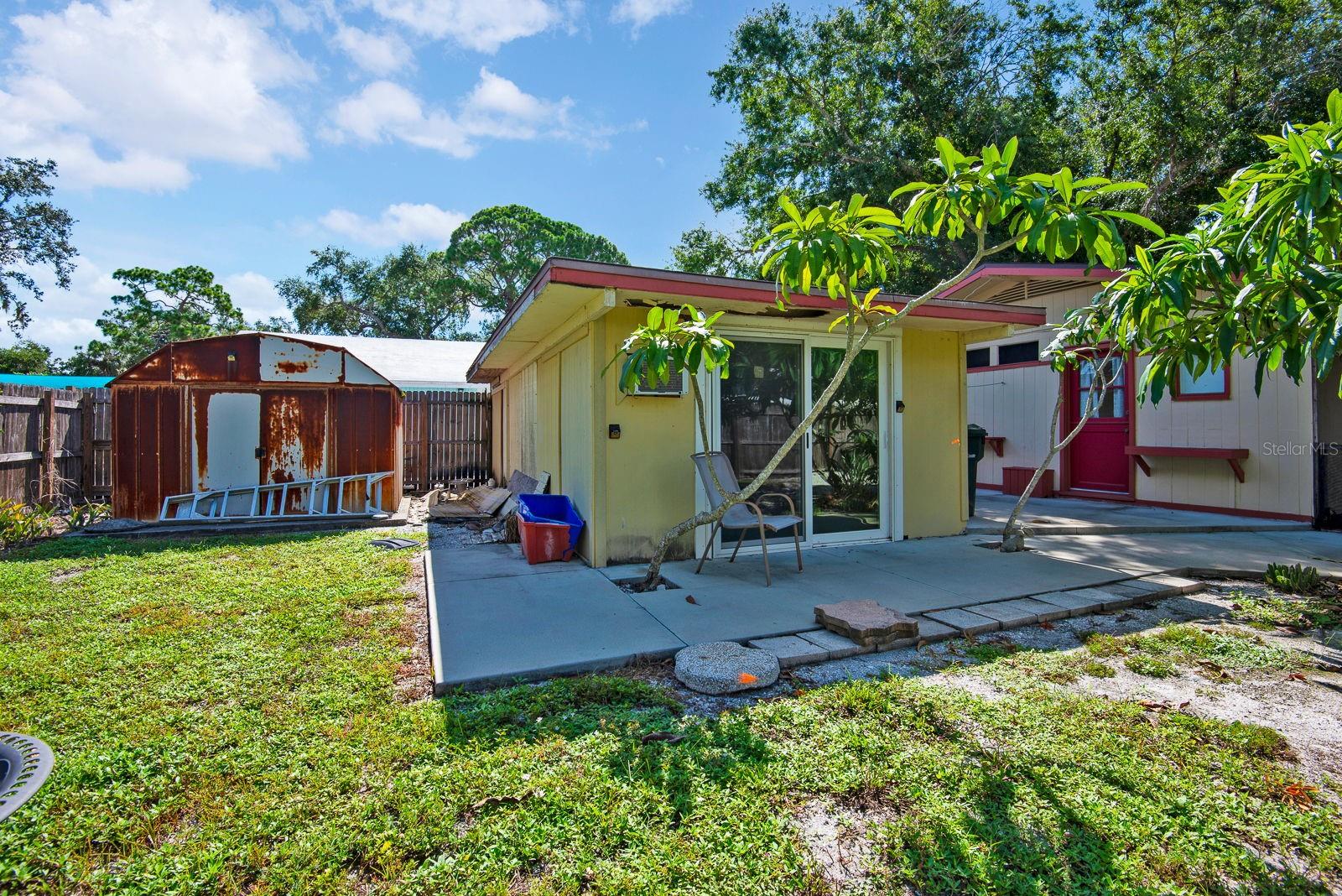 2837 FOREST LN