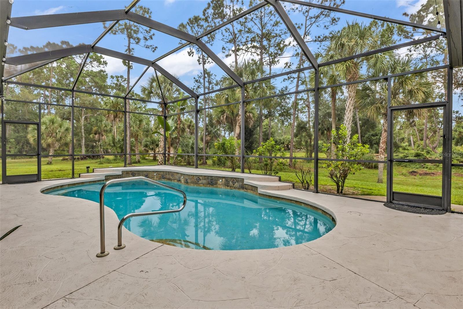 3605 TROPICAIRE BLVD