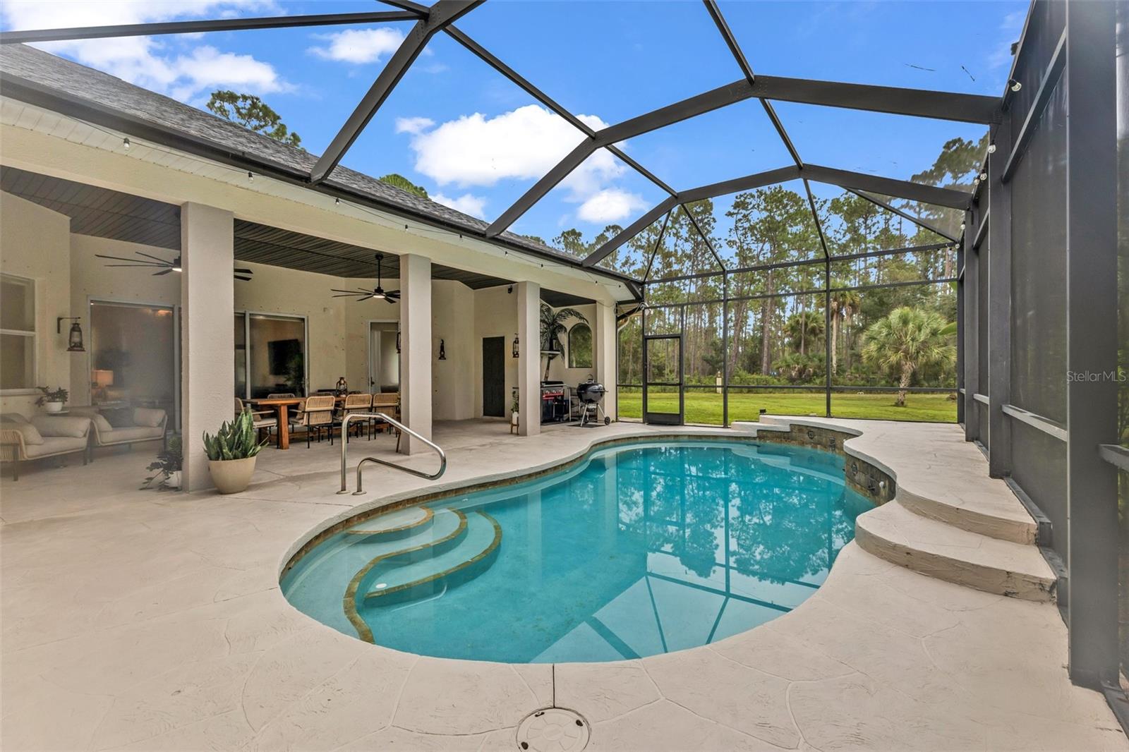 3605 TROPICAIRE BLVD