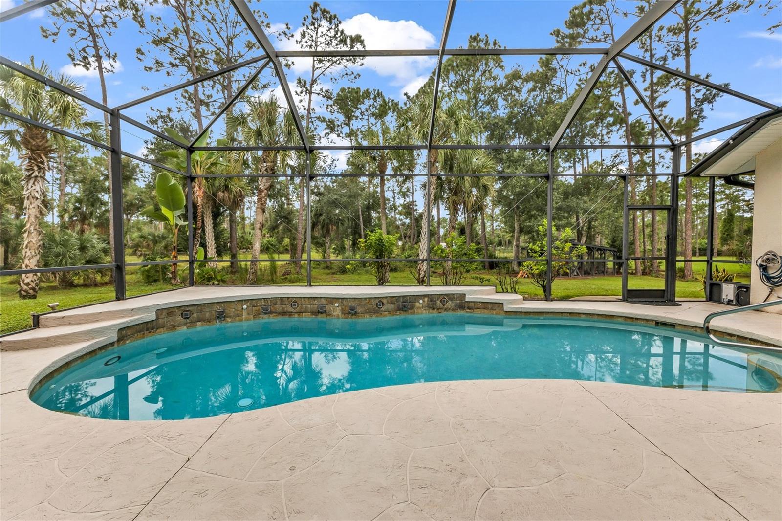 3605 TROPICAIRE BLVD