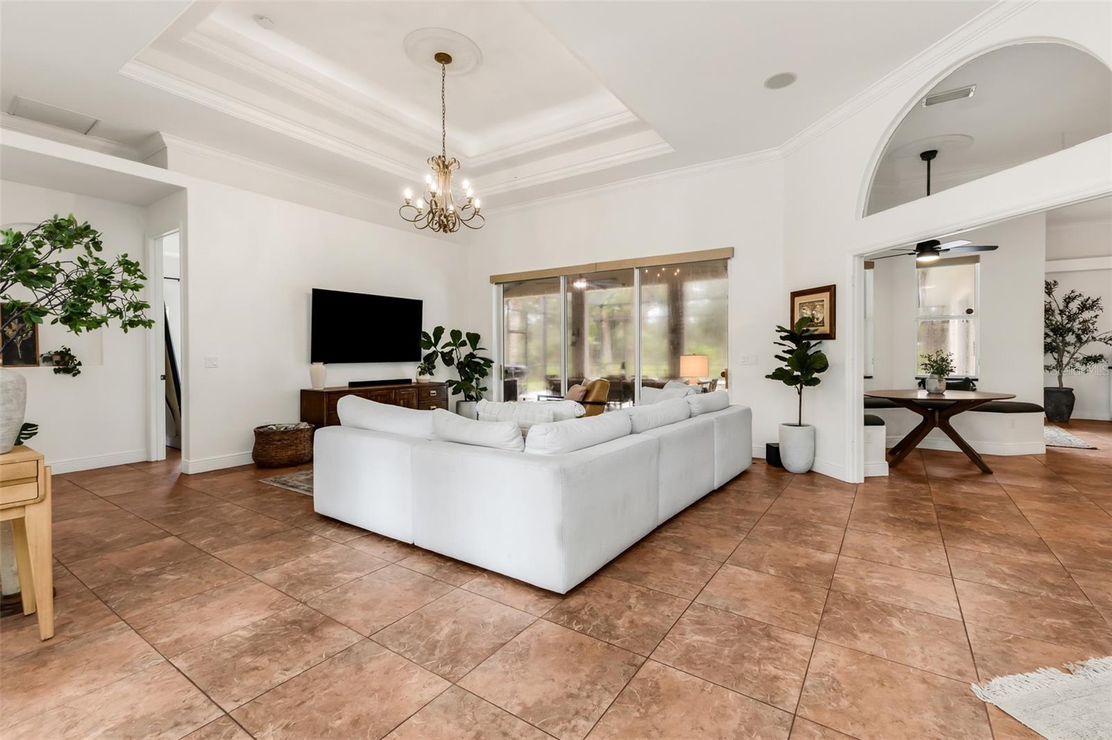 3605 TROPICAIRE BLVD